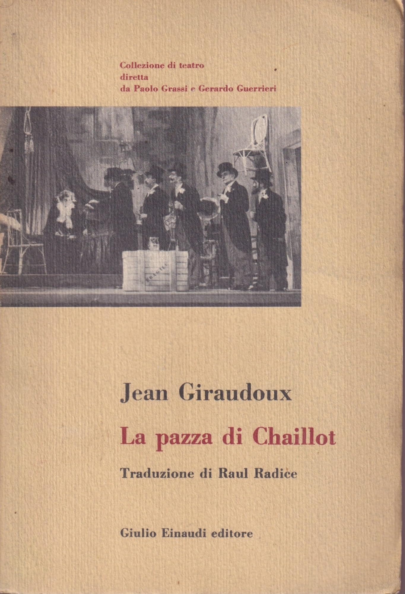La pazza di Chaillot book