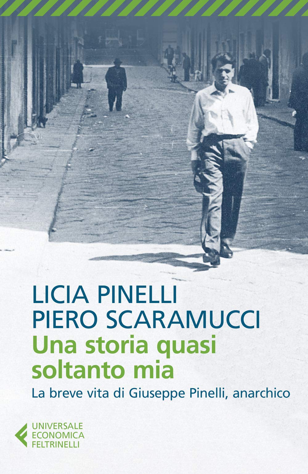 Una storia quasi soltanto mia Politics & Society