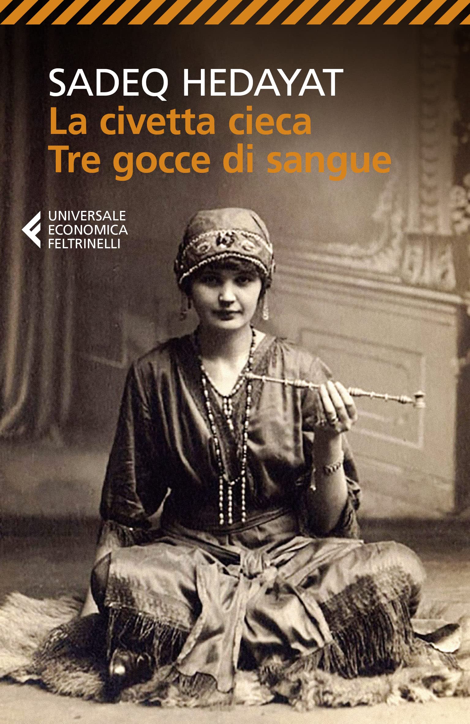La civetta cieca. Tre gocce di sangue book