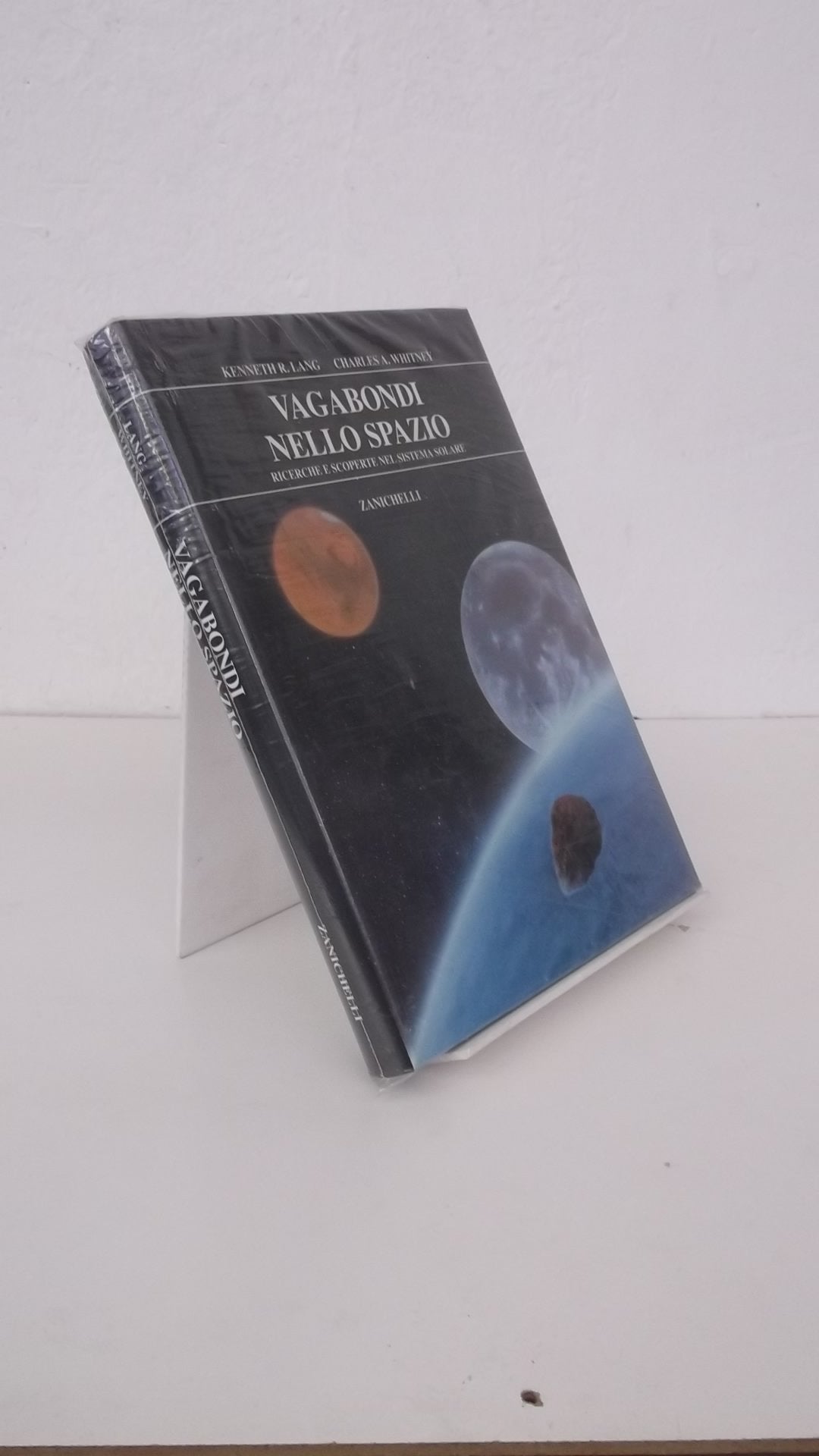 Vagabondi nello spazio. Ricerche e scoperte nel sistema solare book