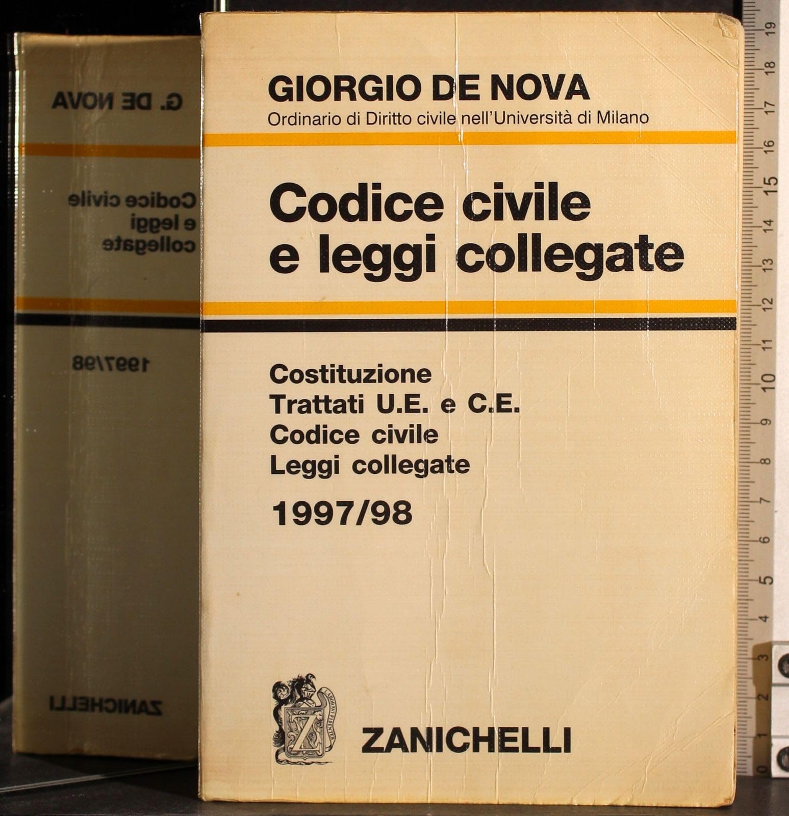 Codice civile e leggi collegate 1997-98. Costituzione, trattati UE e CE, Codice civile, leggi collegate book
