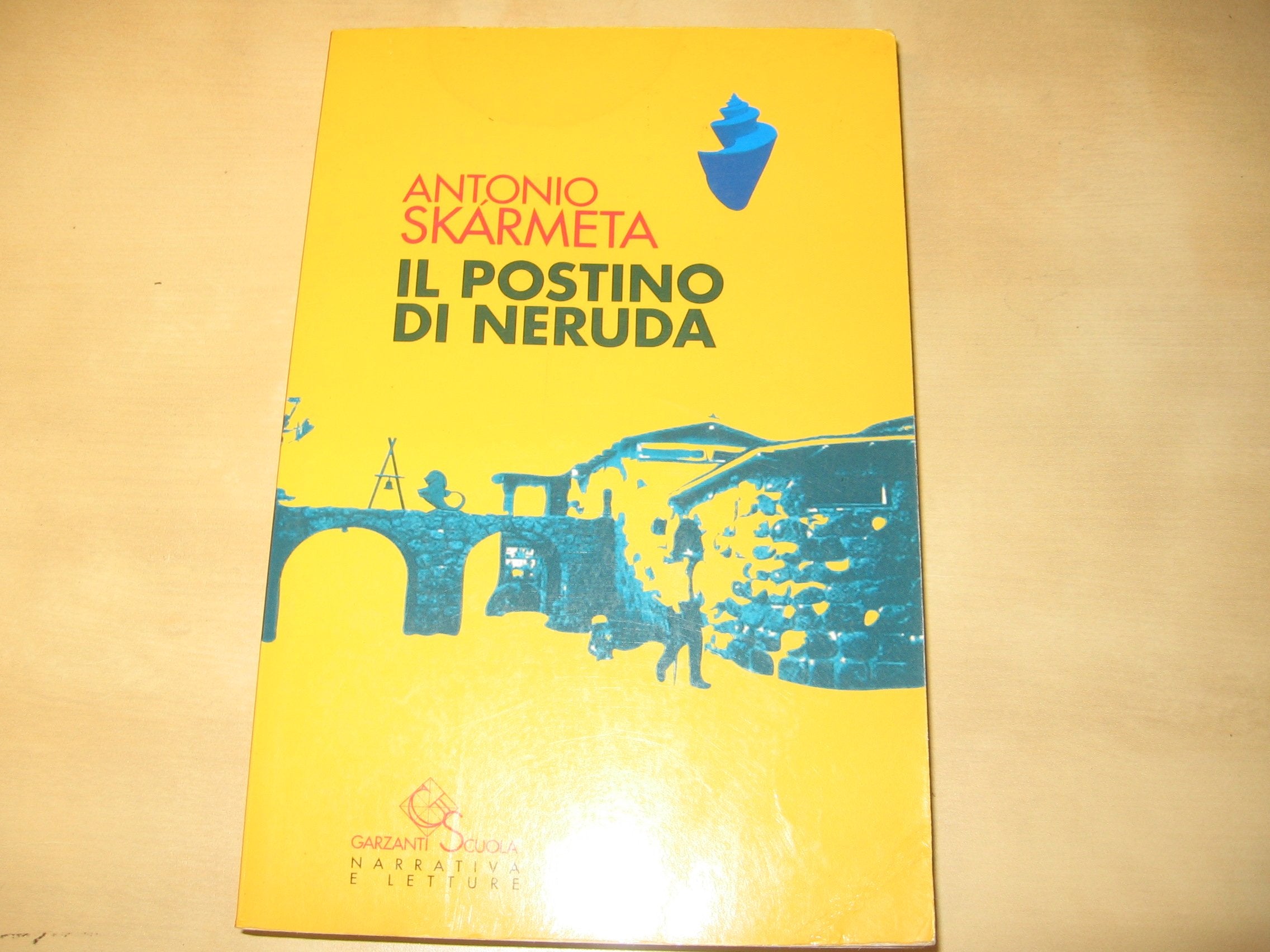 Il postino di Neruda (Letture per la scuola media) Professional & Reference Books