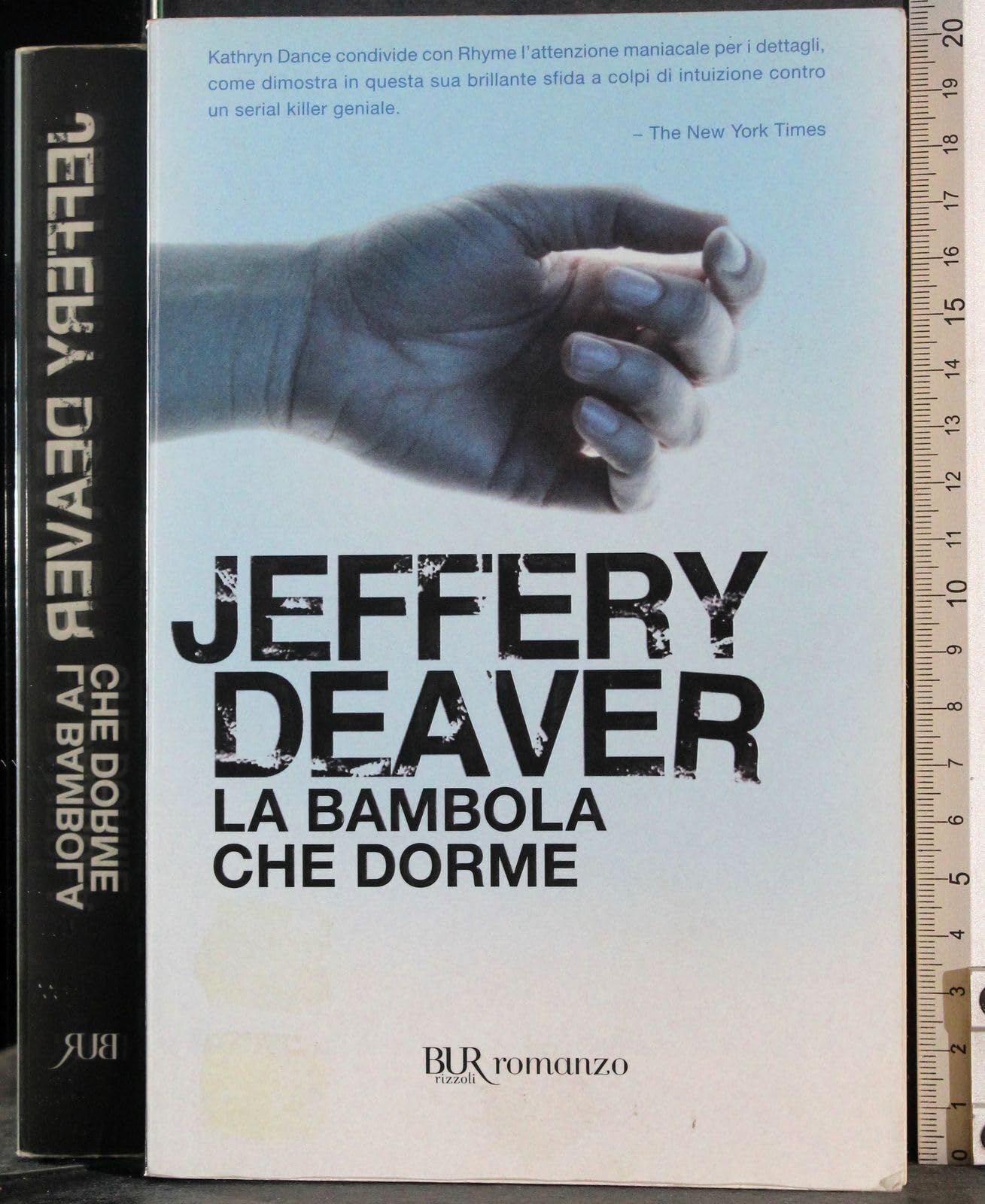 La bambola che dorme (BUR Narrativa) Contemporary literature