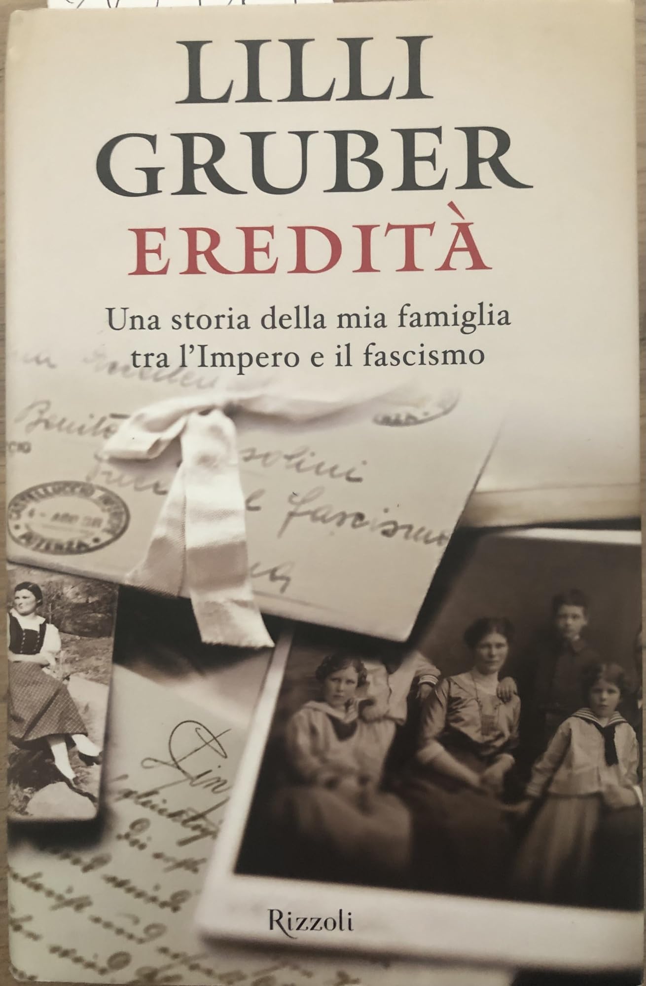 Eredita. Una storia della famiglia tra Impero e Fascismo Essays & Short Stories