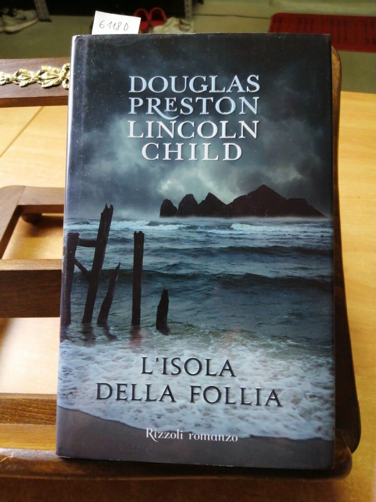 L'isola della follia Contemporary literature