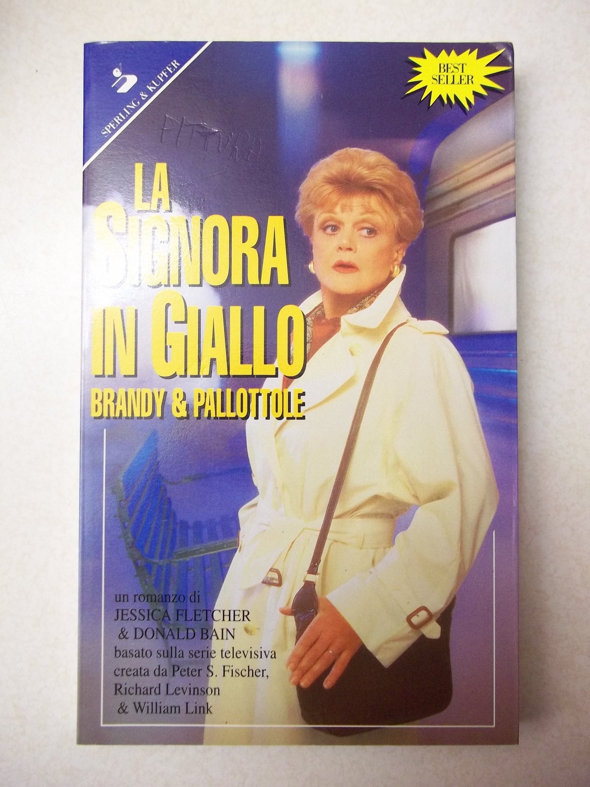 Brandy & pallottole. La signora in giallo (Pandora) Contemporary literature