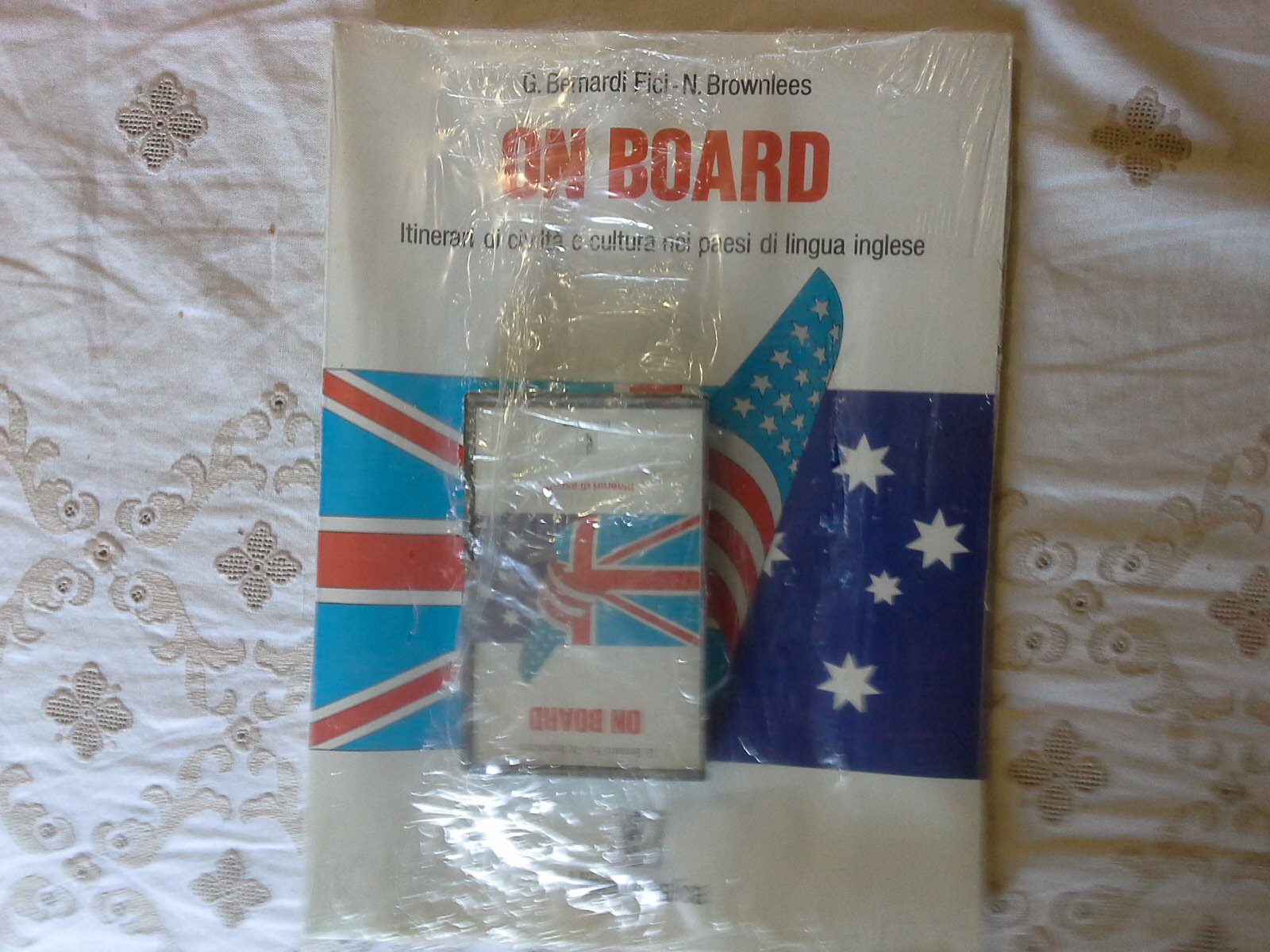 On board. Itinerari di civiltà e cultura nei paesi di lingua inglese. Per la Scuola media. Con audiocassetta Professional & Reference Books