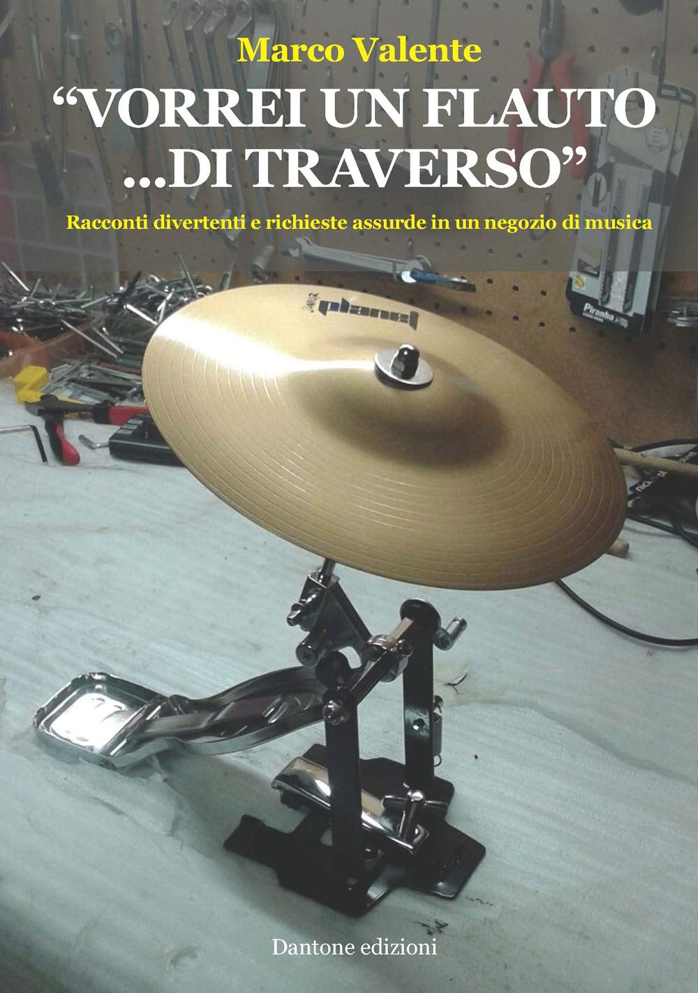 «Vorrei un flauto... di traverso». Racconti divertenti e richieste assurde in un negozio di musica Arts & Music