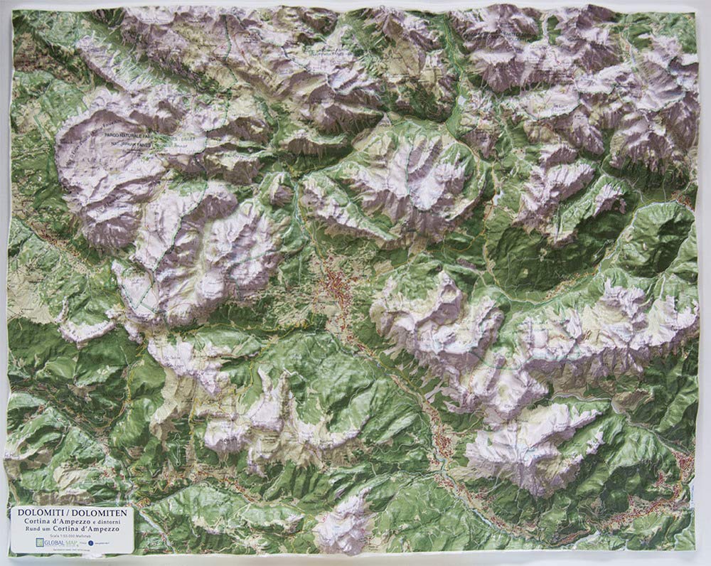 Dolomiti. Cortina D'Ampezzo e dintorni. 1:50.000 (carta in rilievo con cornice) book