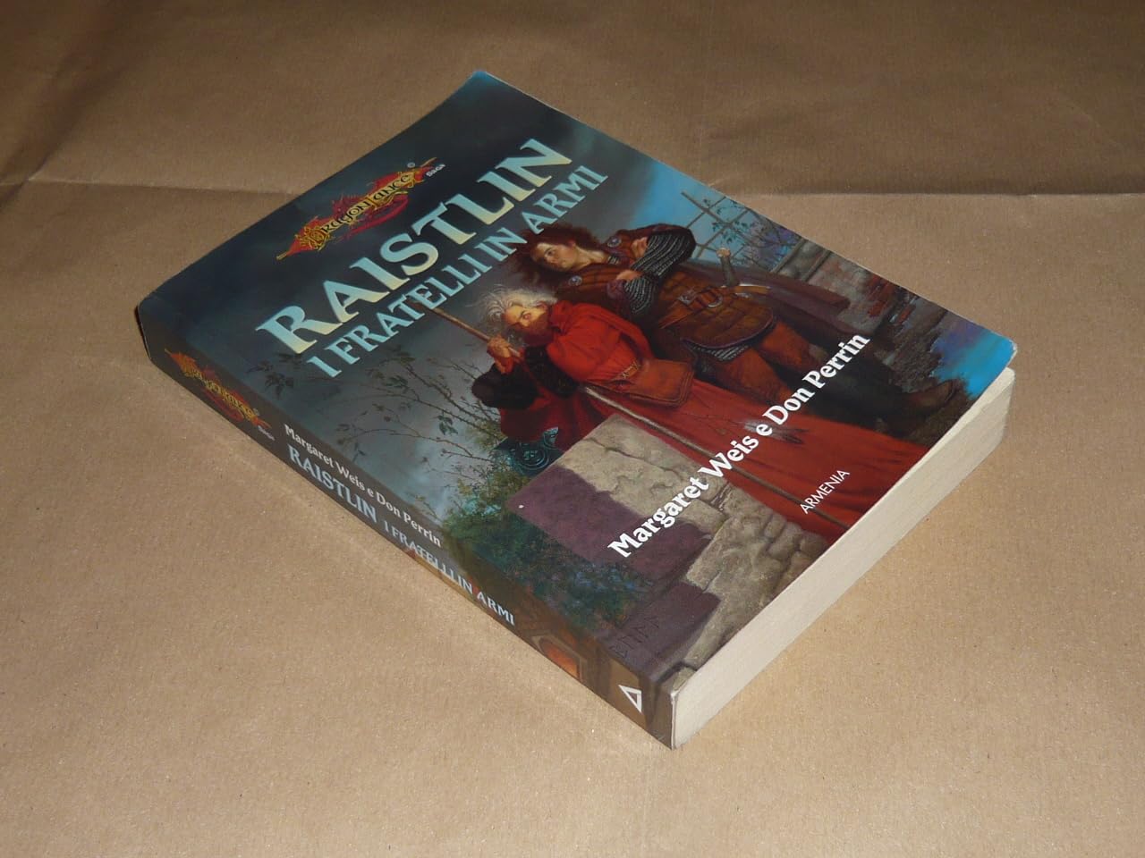 I fratelli in armi. Le cronache di Raistlin. DragonLance (Vol. 2) (Fantasy) Contemporary literature