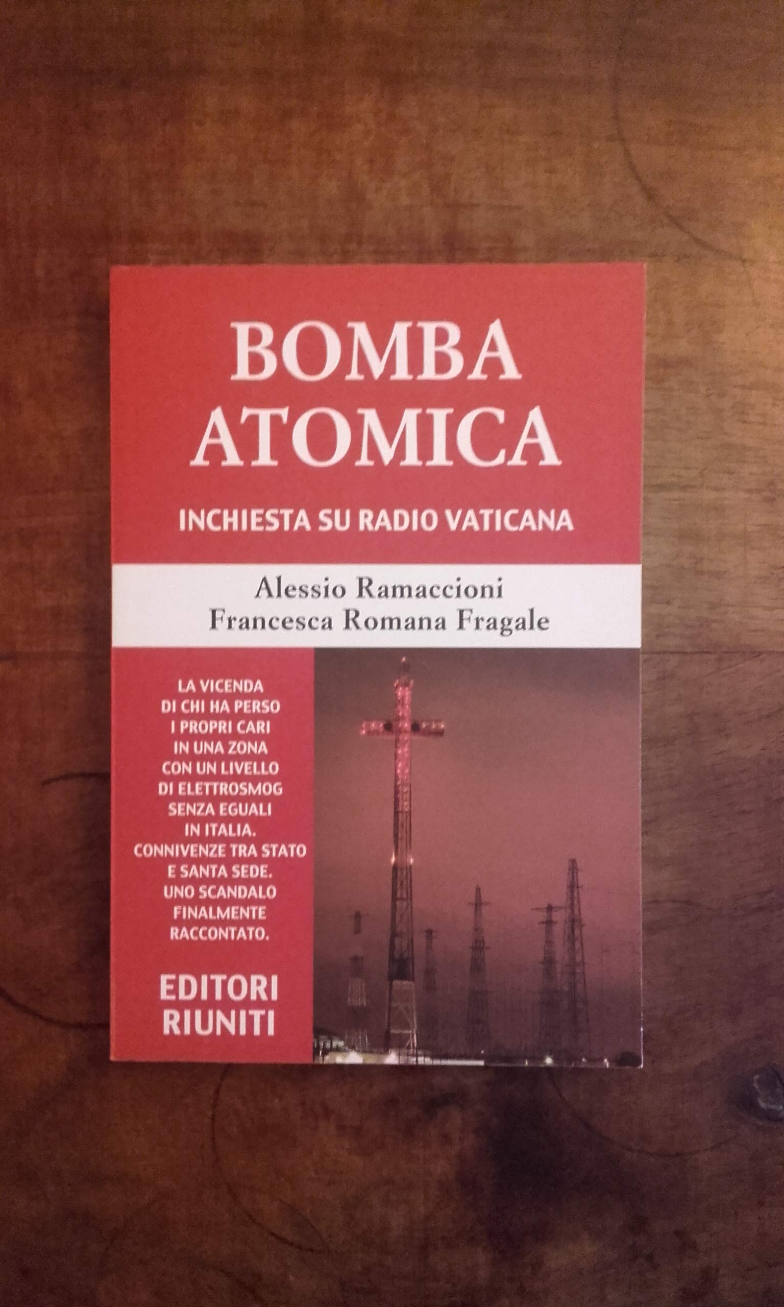 Bomba atomica. Inchiesta su Radio vaticana book