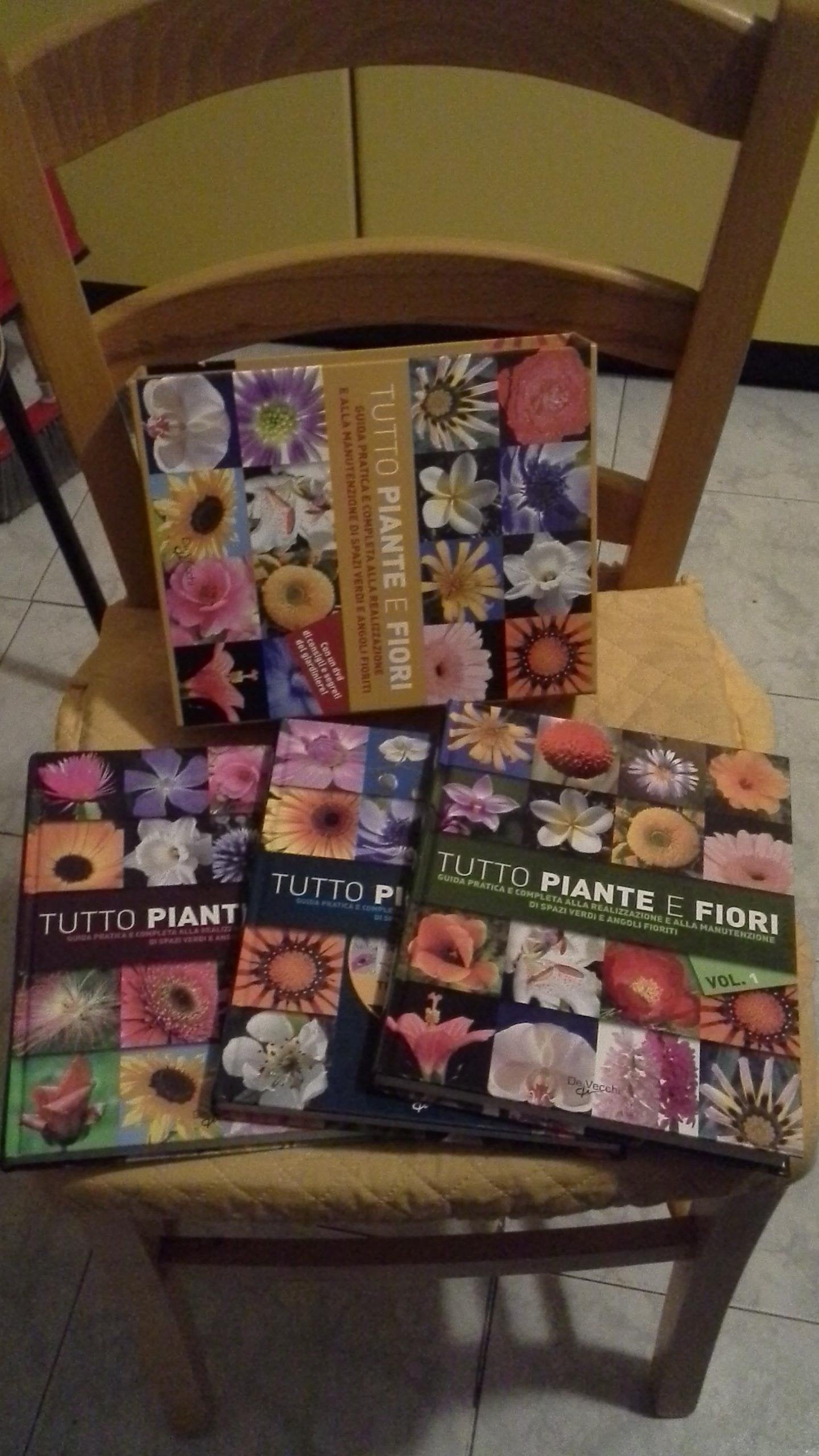 Tutto piante e fiori. Guida pratica e completa alla realizzazione e alla manutenzione di spazi verdi e angoli fioriti. Ediz. illustrata. Con DVD book