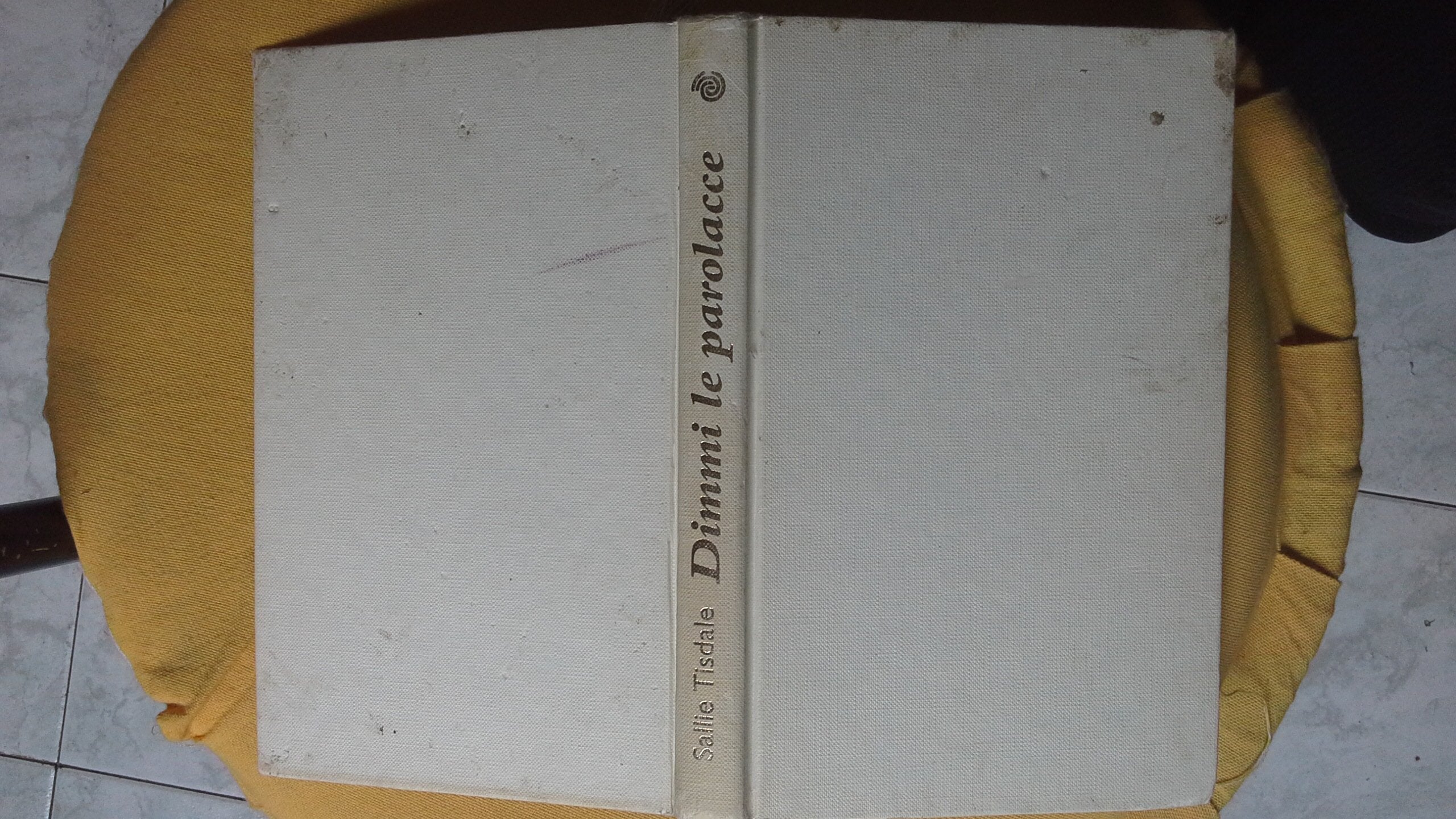 Dimmi le parolacce. L'immaginario erotico femminile (Est) Contemporary literature