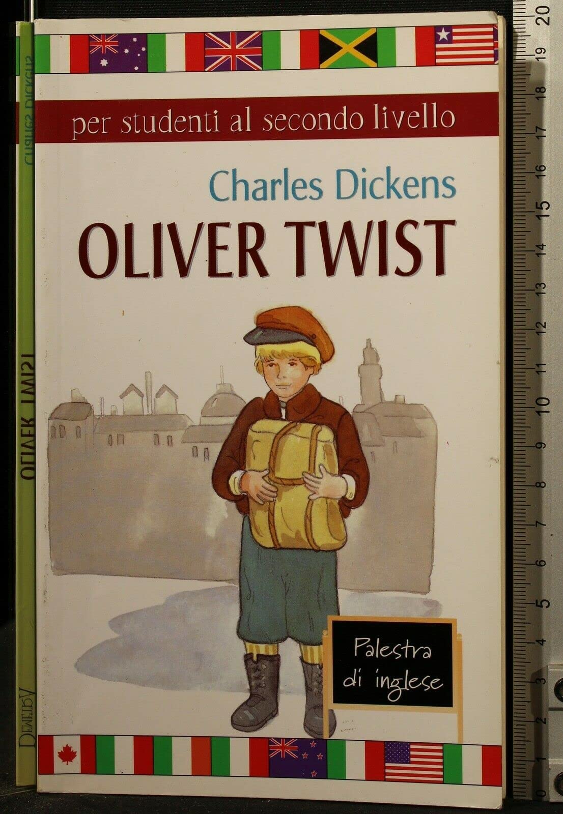Oliver Twist. Con traduzione e dizionario book