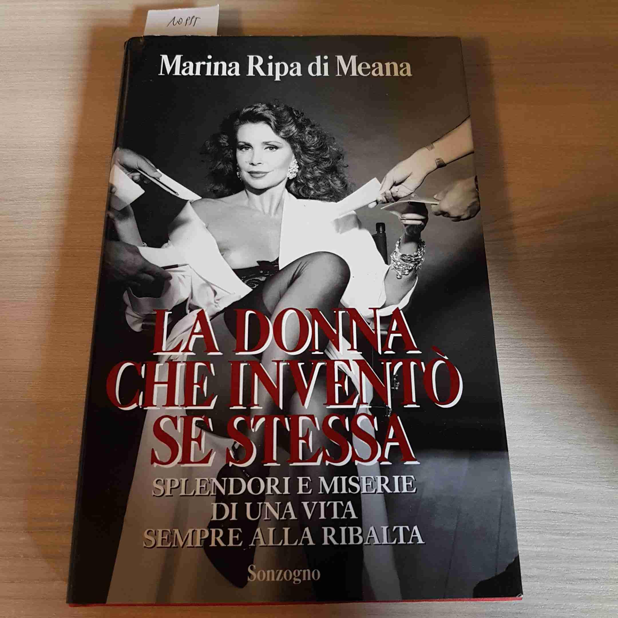 La donna che inventò se stessa. Splendori e miserie di una vita sempre alla ribalta Contemporary literature