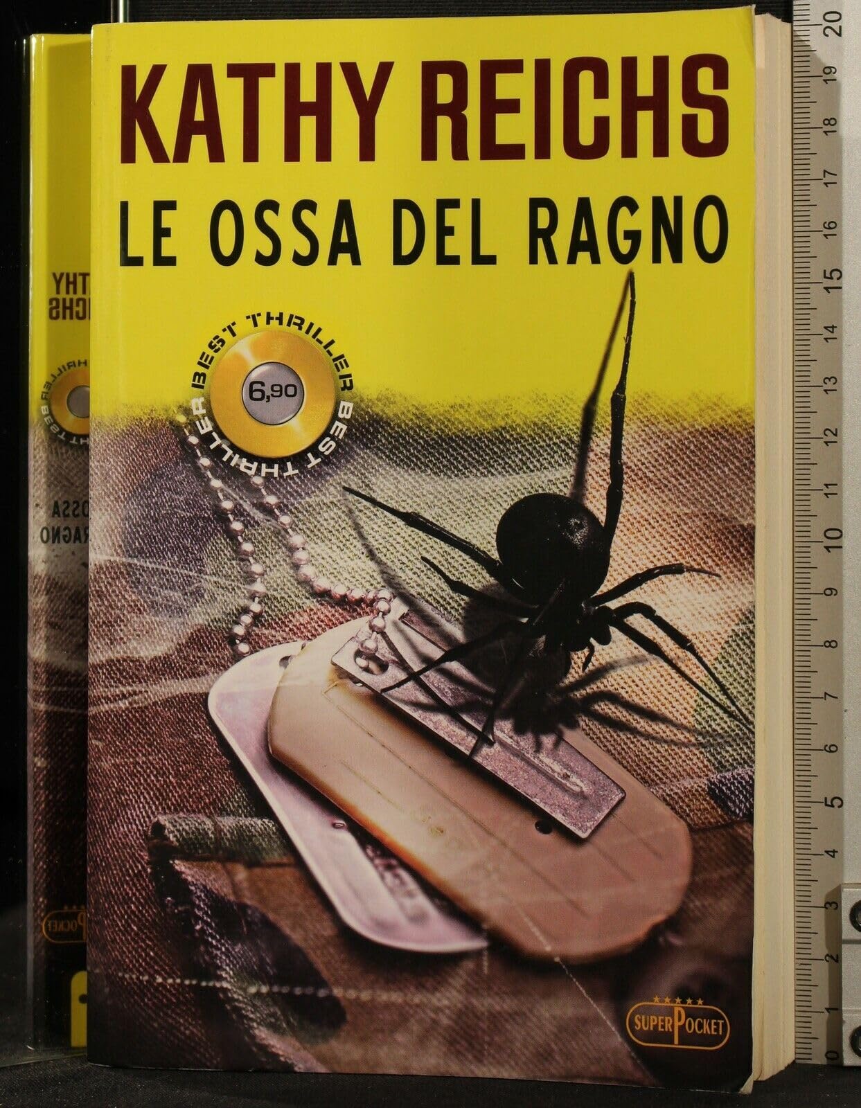 Le ossa del ragno (Superpocket. Best thriller) Contemporary literature