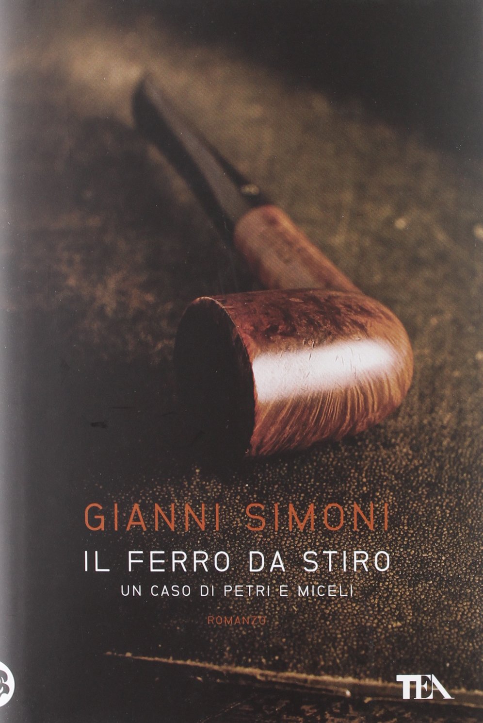 Il ferro da stiro. Un caso di Petri e Miceli book