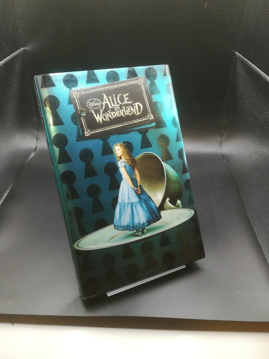 Alice in Wonderland (Junior novel) Novels & Short Stories