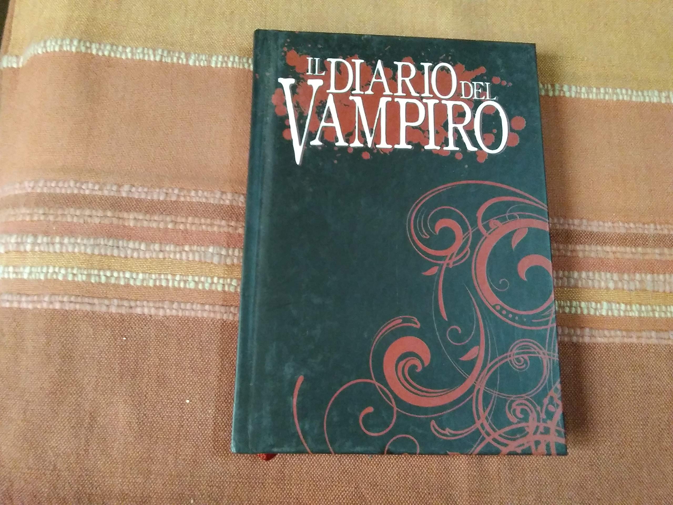 Agenda del vampiro (gadget in omaggio con l'acquisto del volume «La genesi. Il diario del vampiro» di Lisa J. Smith 9788854123793 e un altro libro della saga) Books
