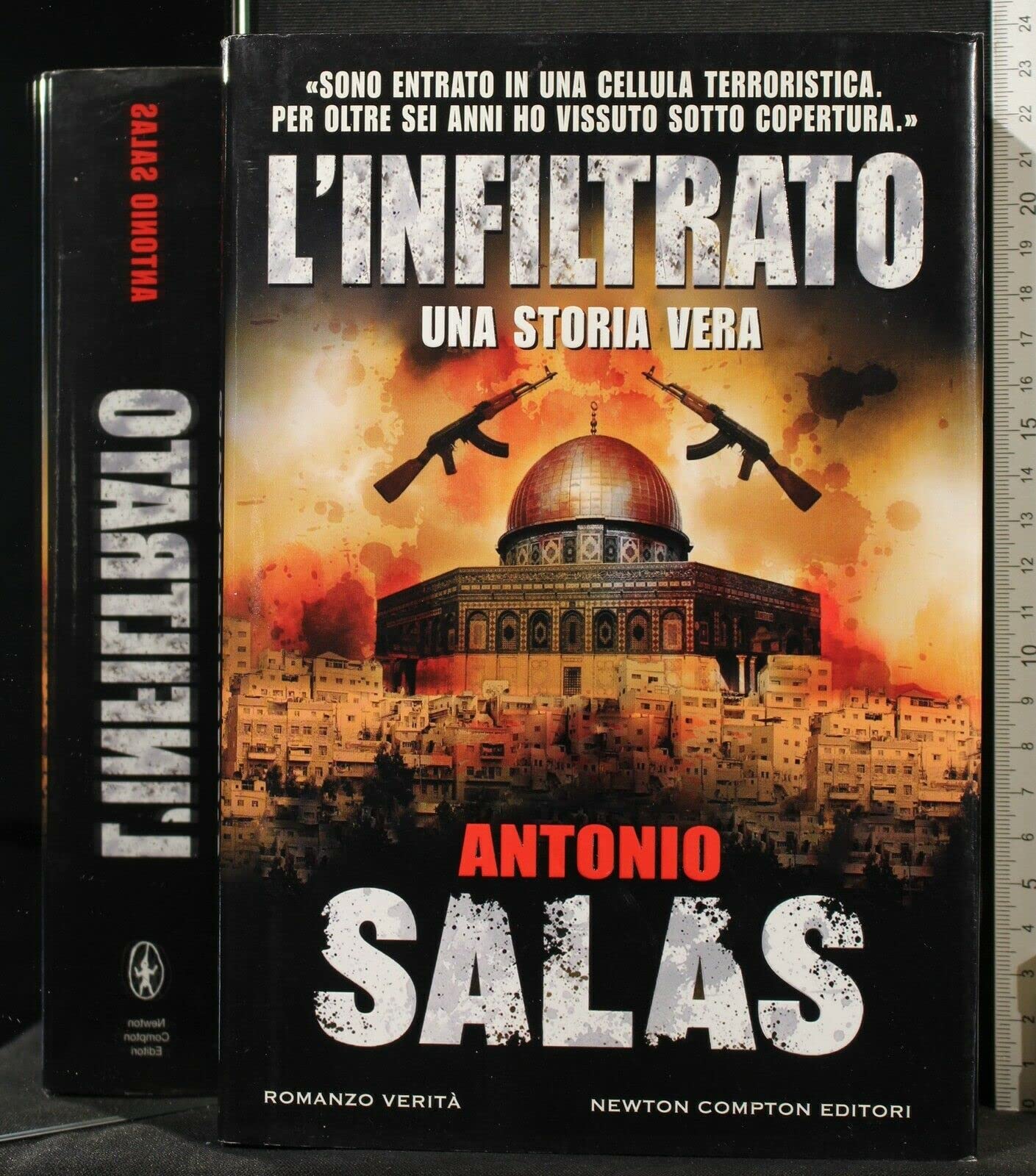 L'infiltrato. Una storia vera Essays & Short Stories