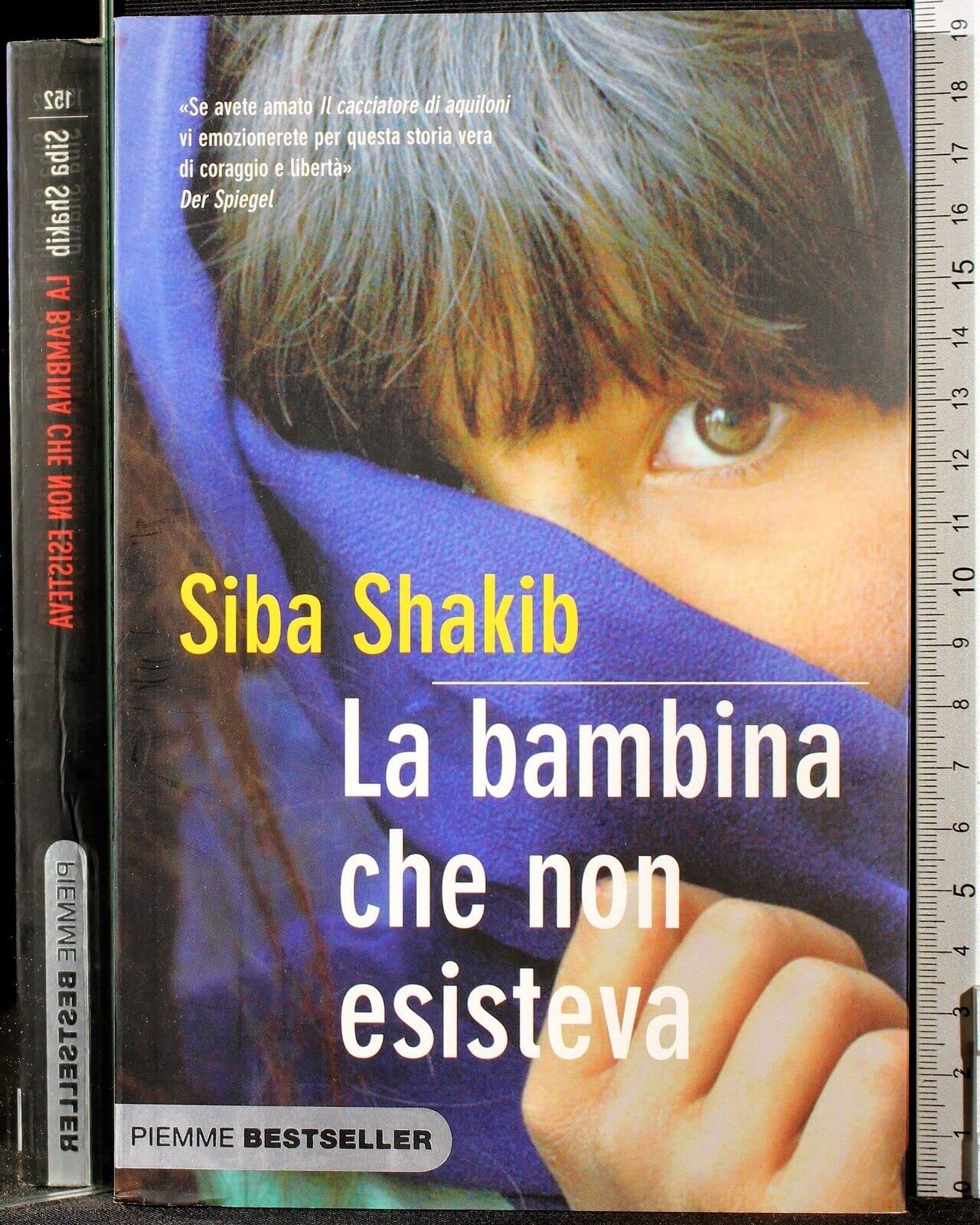 La bambina che non esisteva book