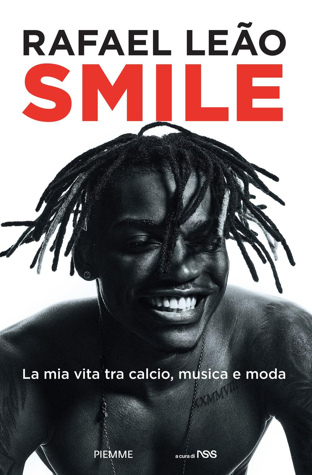Smile. La mia vita tra calcio, musica e moda book