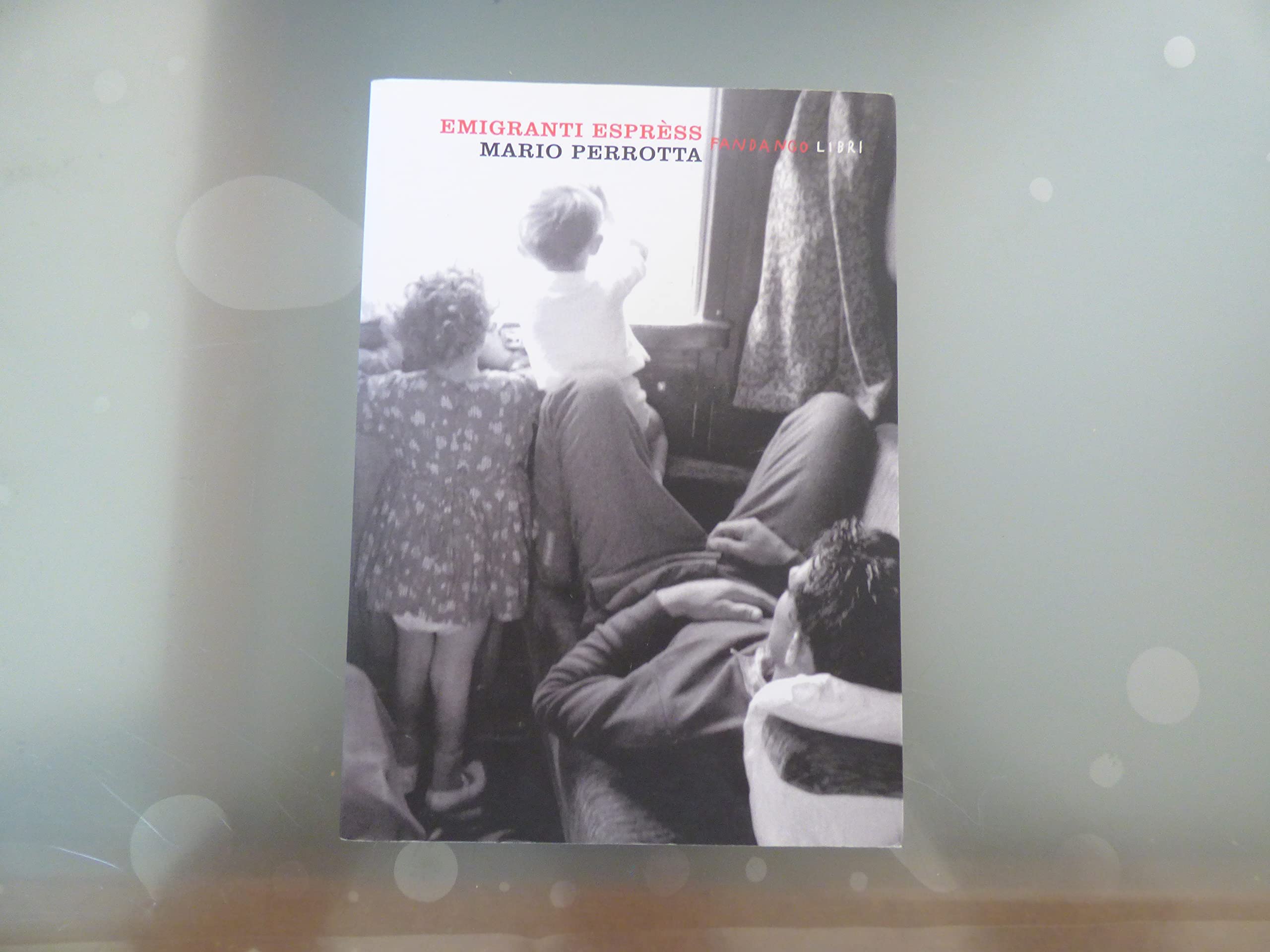 Emigranti Esprèss Contemporary literature Books