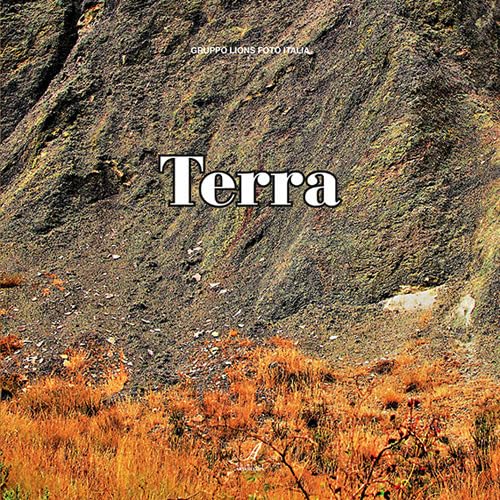 Terra. Ediz. a colori book