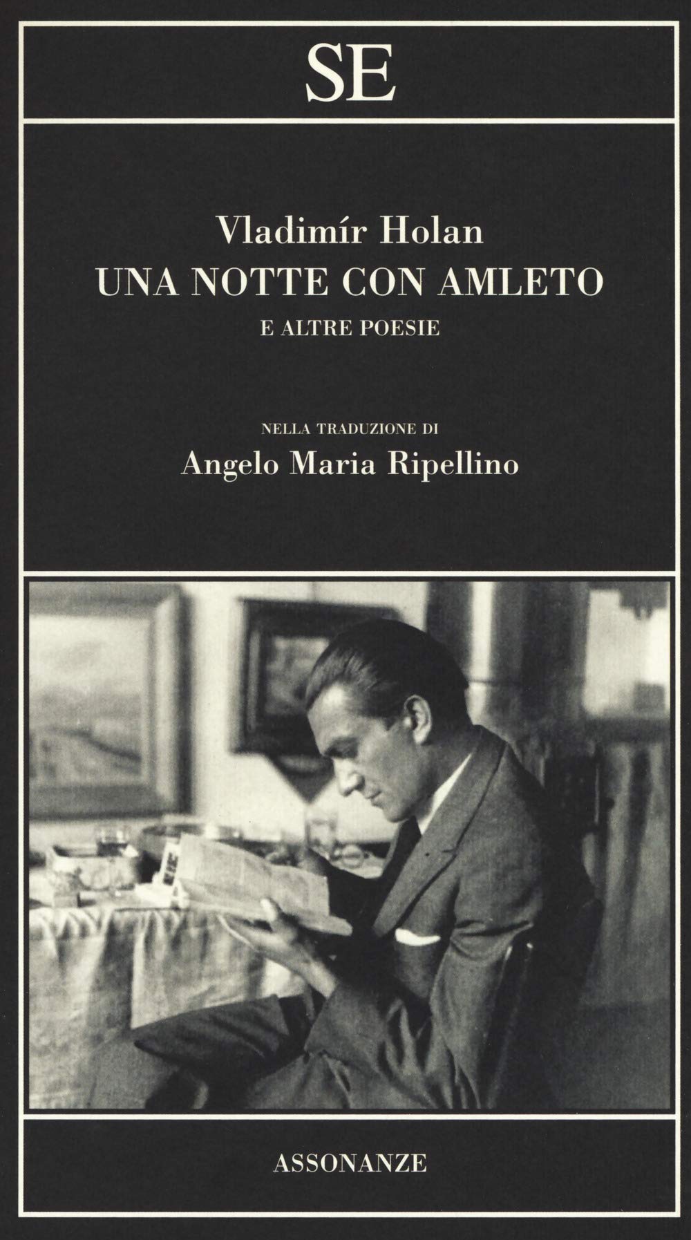Una notte con Amleto e altre poesie book