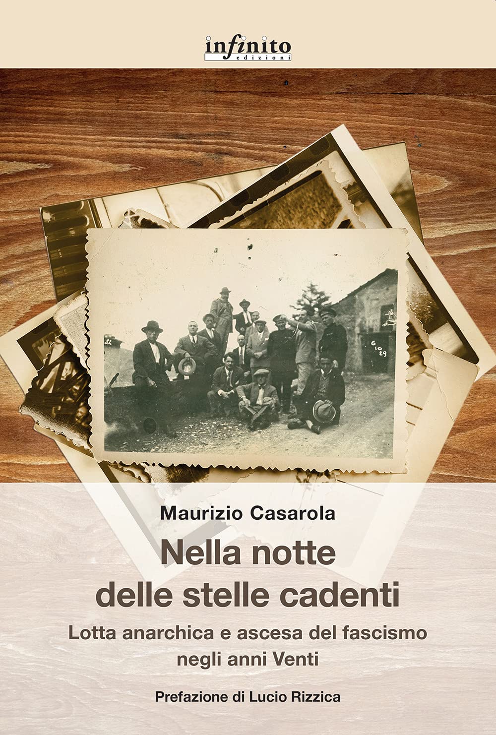 Nella notte delle stelle cadenti. Lotta anarchica e ascesa del fascismo negli anni Venti book
