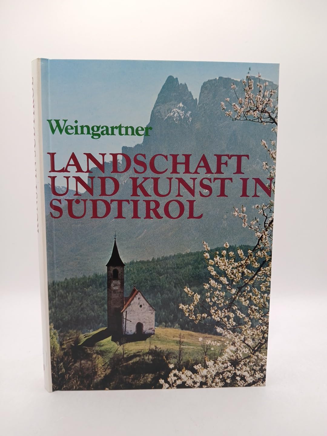 Landschaft und Kunst in Südtirol.: Wanderwege durch die Heimat des Herzens. Leisure, Home & Garden