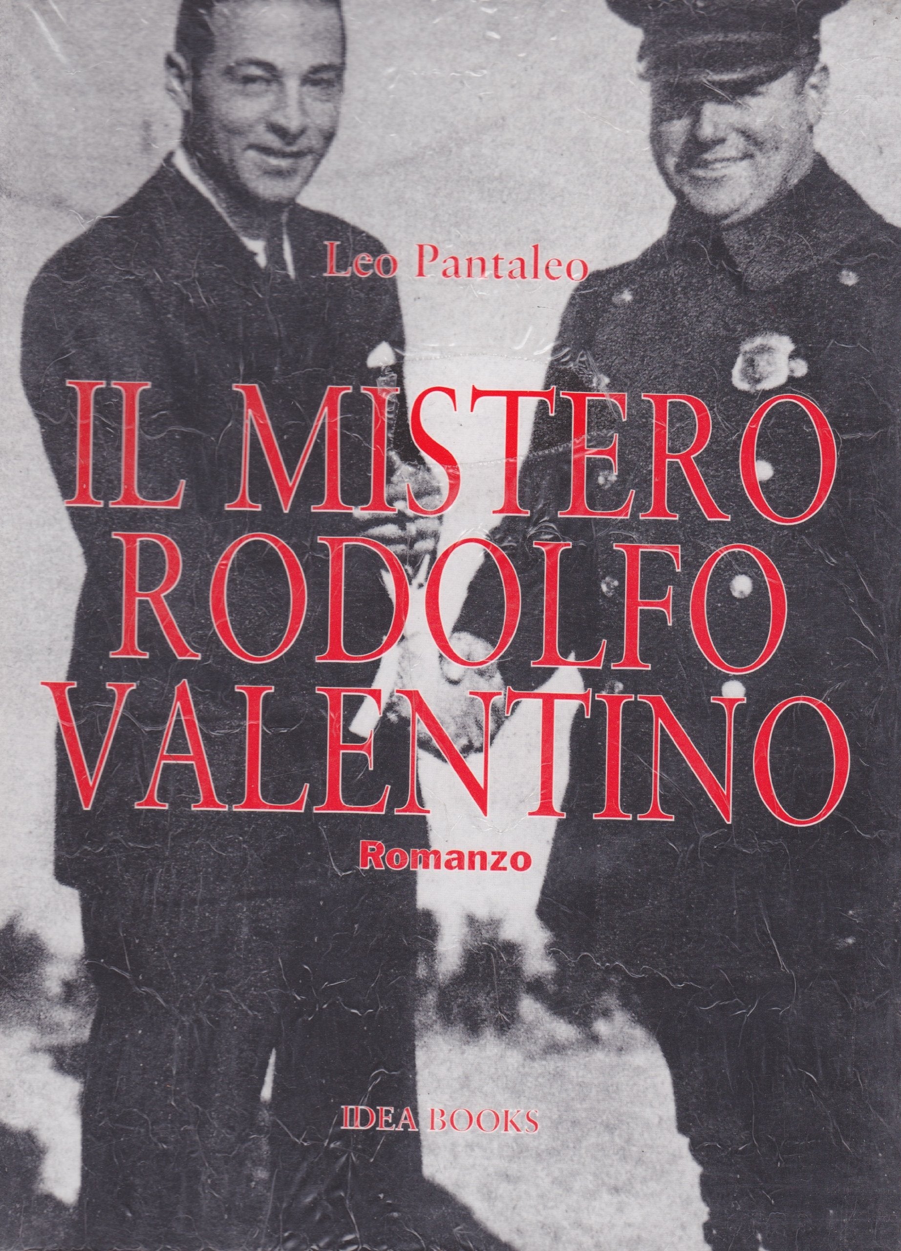 Il mistero Rodolfo Valentino. Ediz. illustrata book