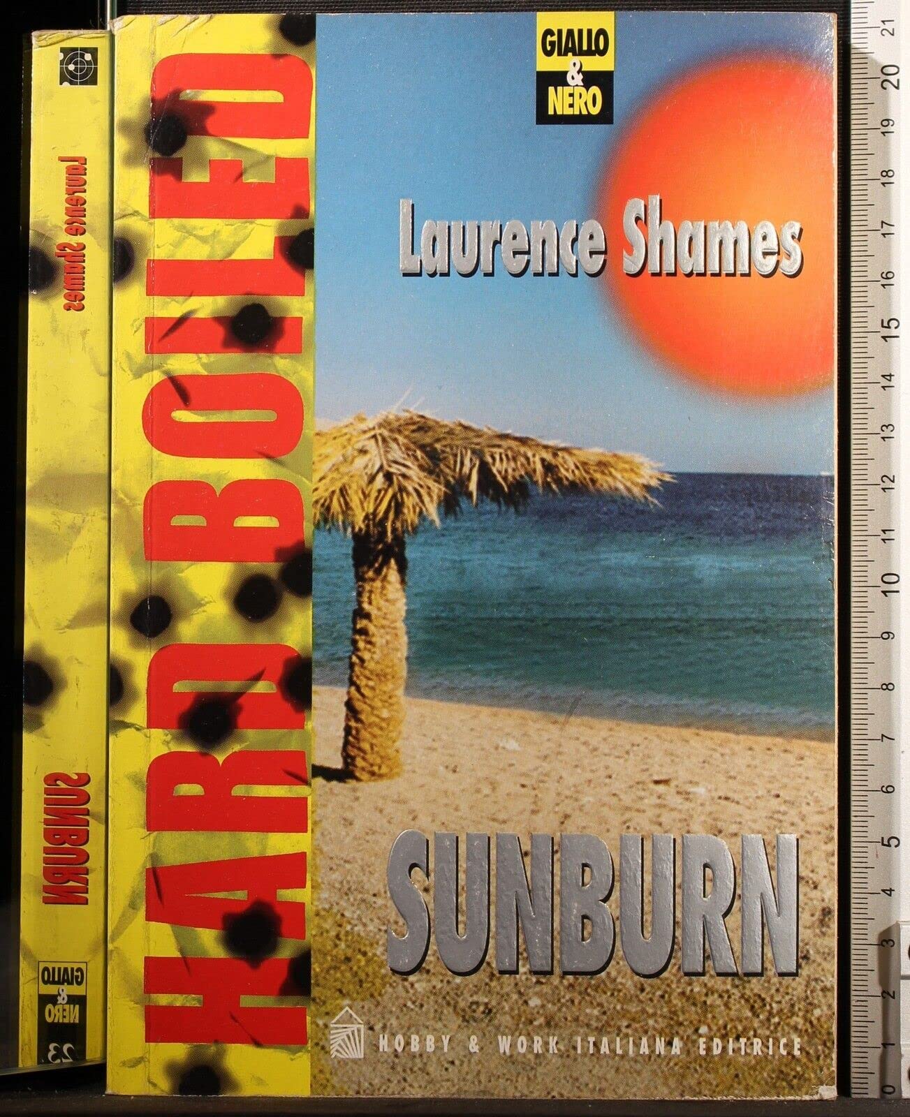 Sunburn (Giallo & nero) Contemporary literature Books