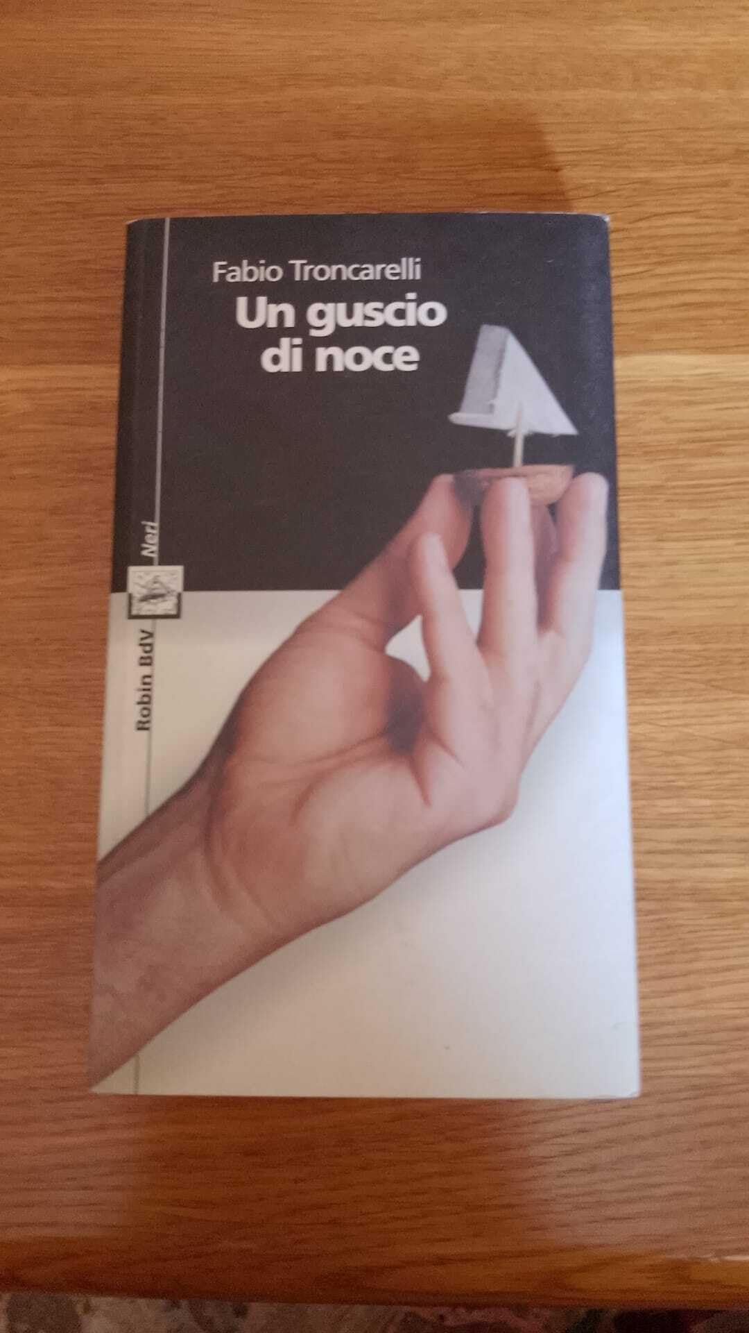 Un guscio di noce (I libri colorati. Nera) Contemporary literature