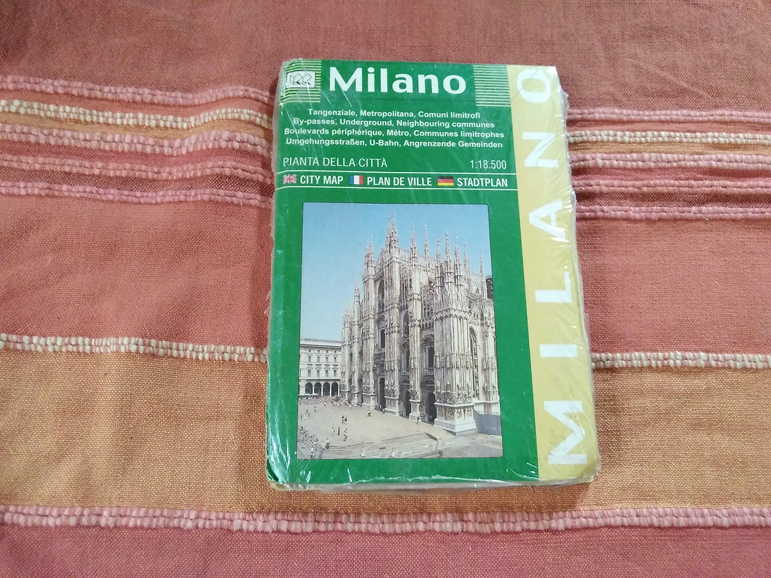 Town Plan Milano book