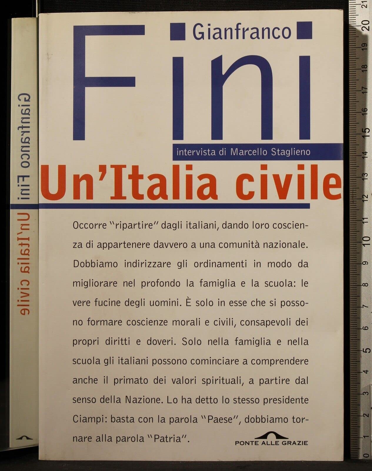Un'Italia civile (Saggi) Books