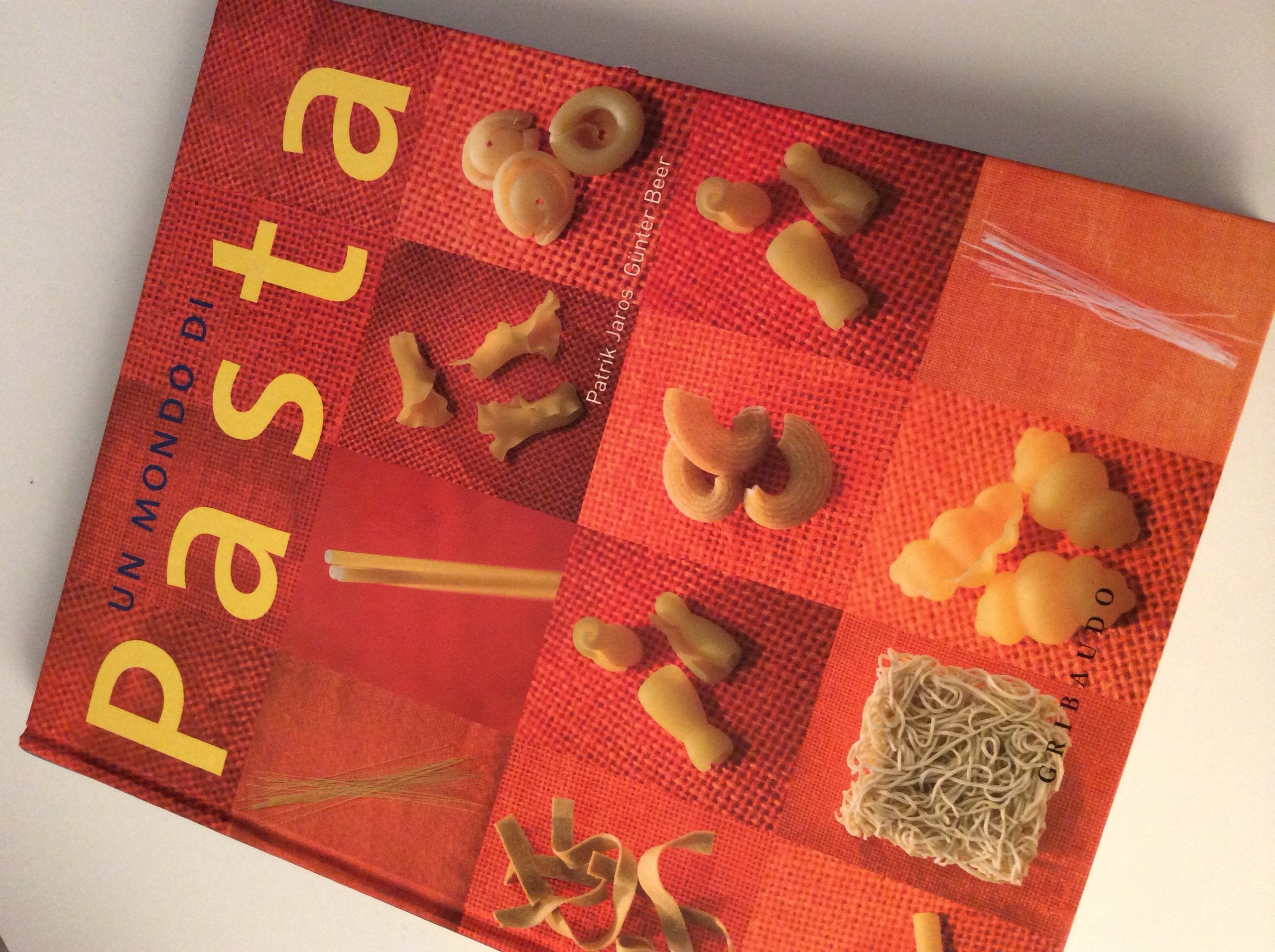 Un mondo di pasta. Ediz. illustrata Leisure, Home & Garden