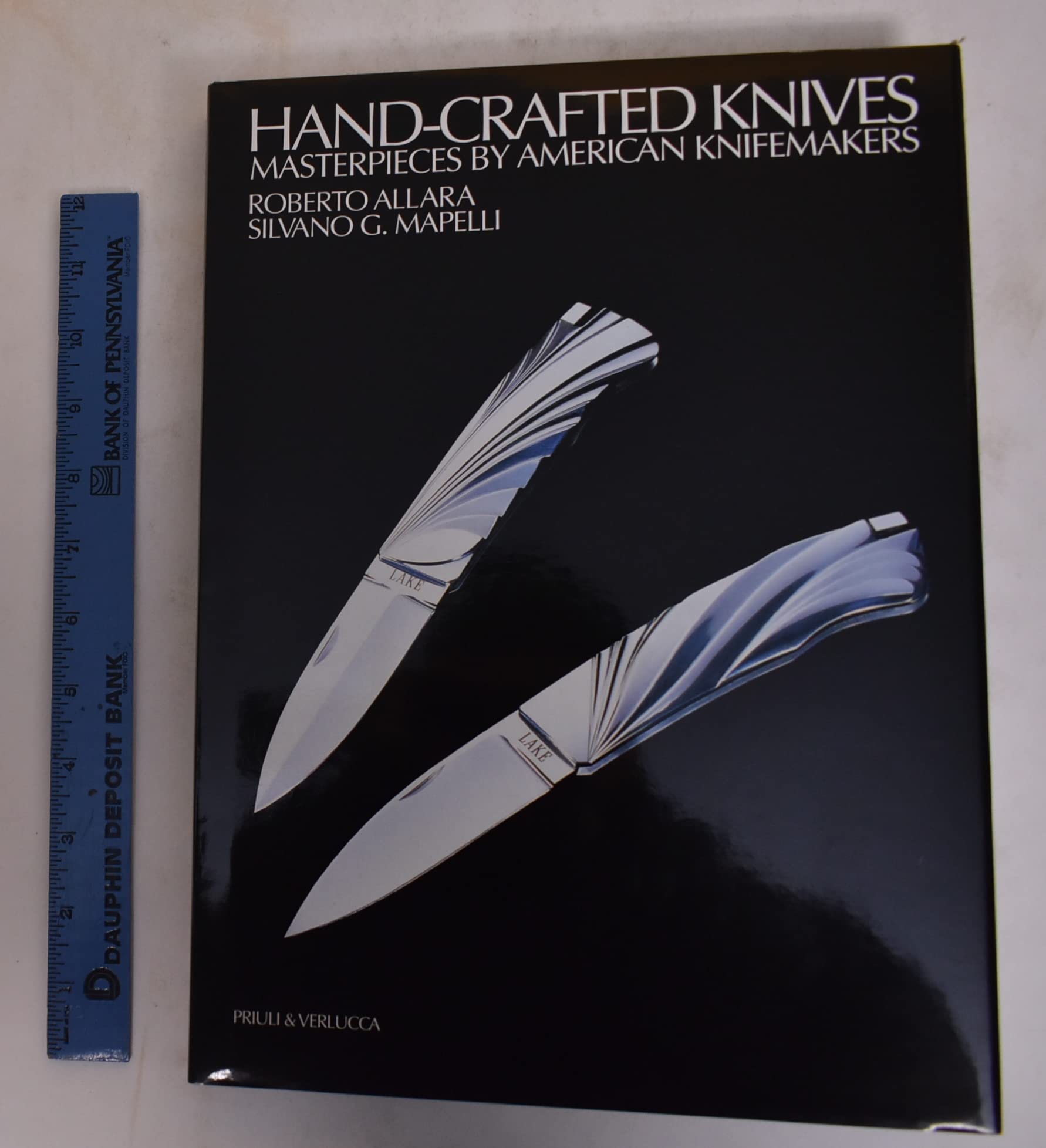Hand-crafted knives. Masterpieces by american knifemakers book