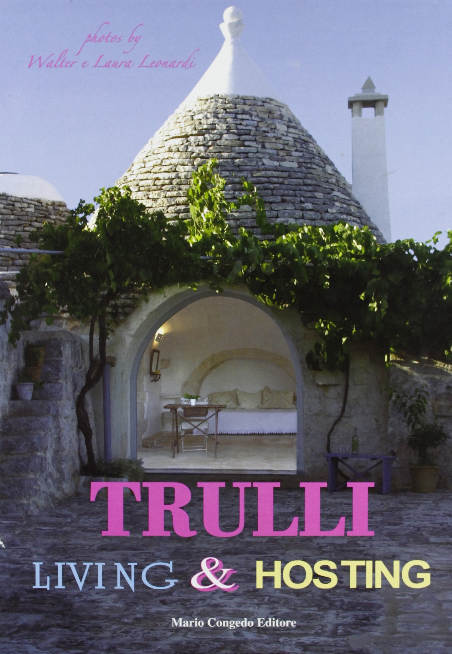 Trulli. Living & Hosting book