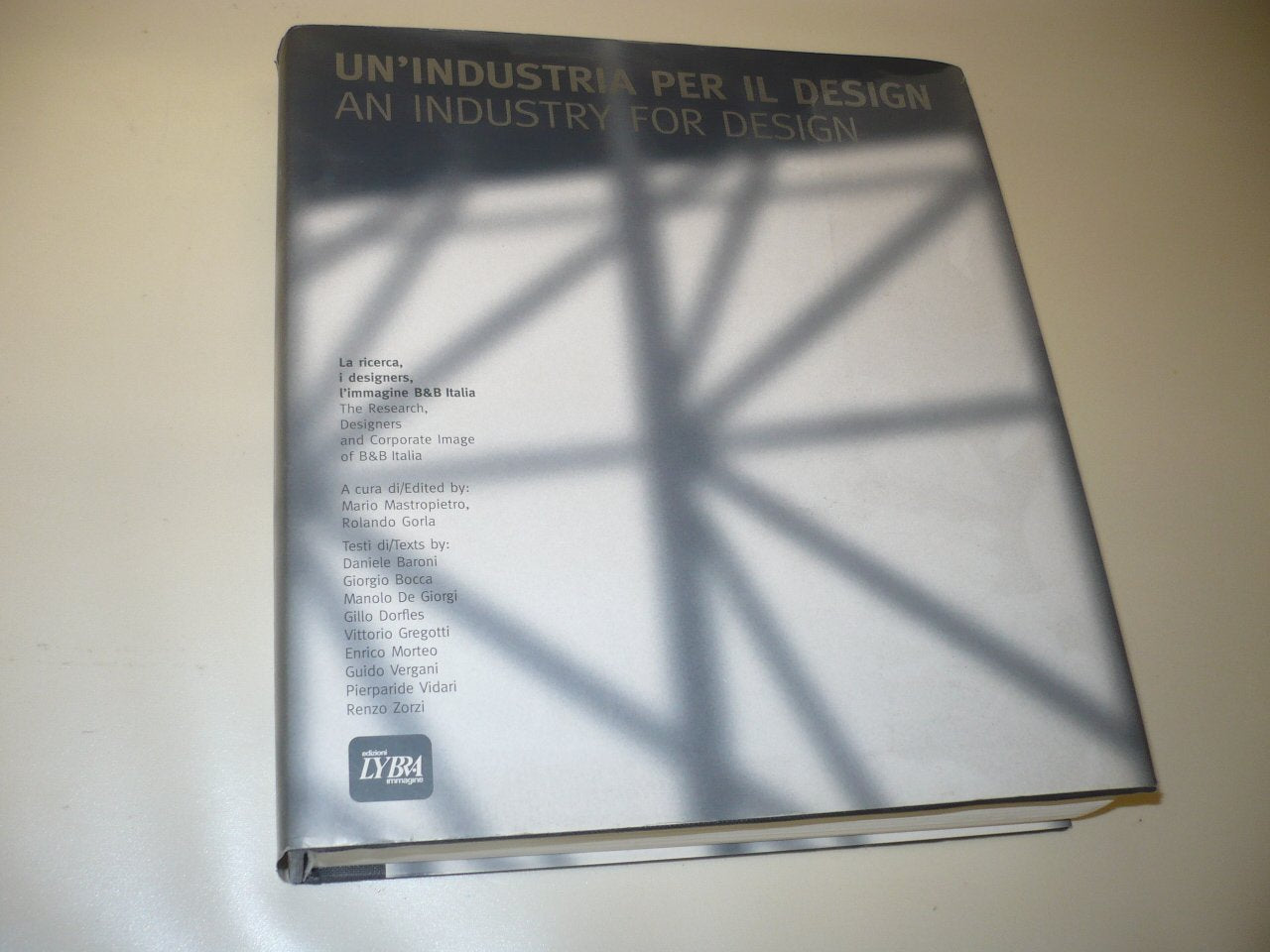 Un industria per il design / an Industry for Design book