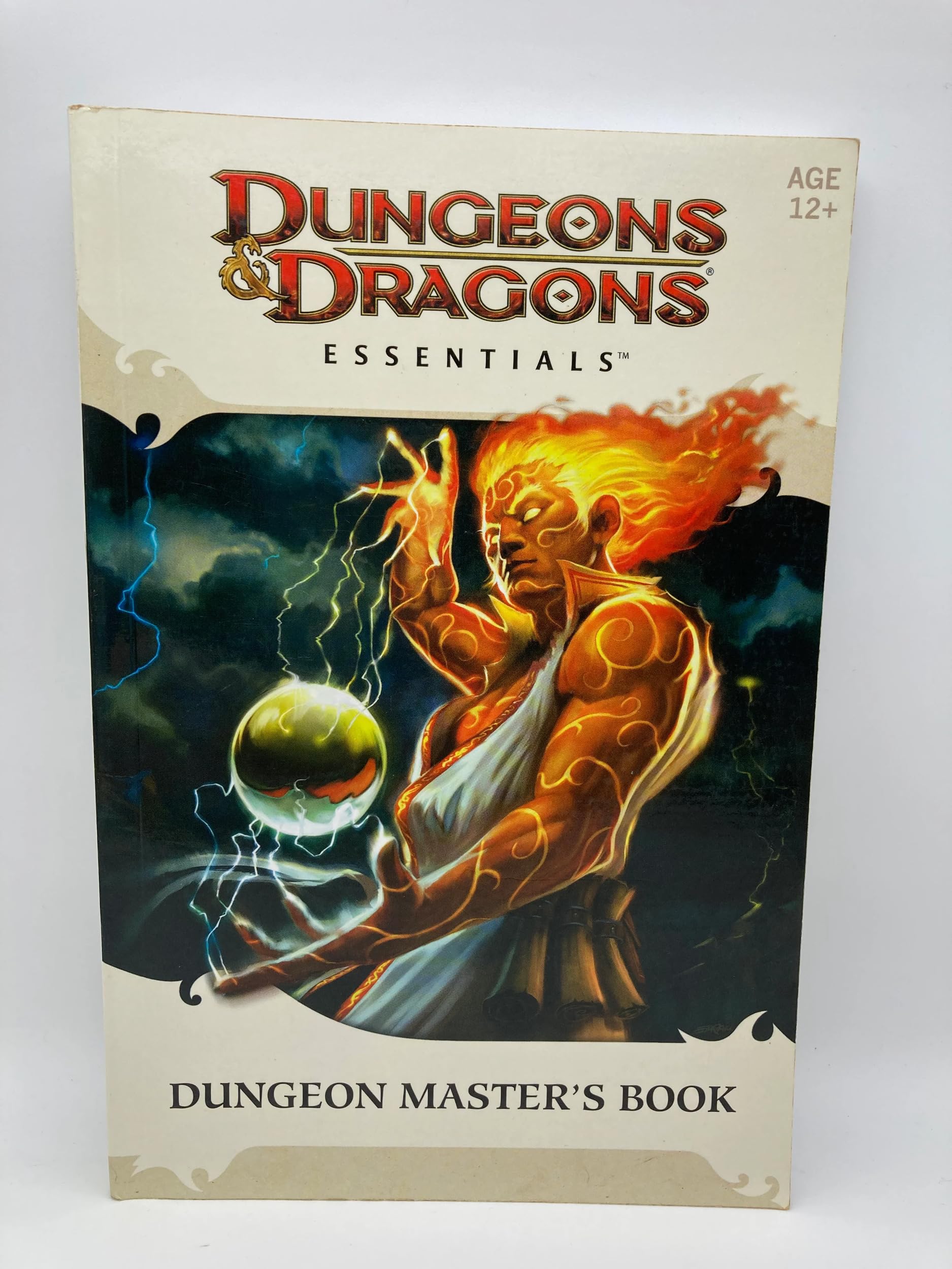 Dungeon Master's Kit - Dungeons and Dragons Essentials book