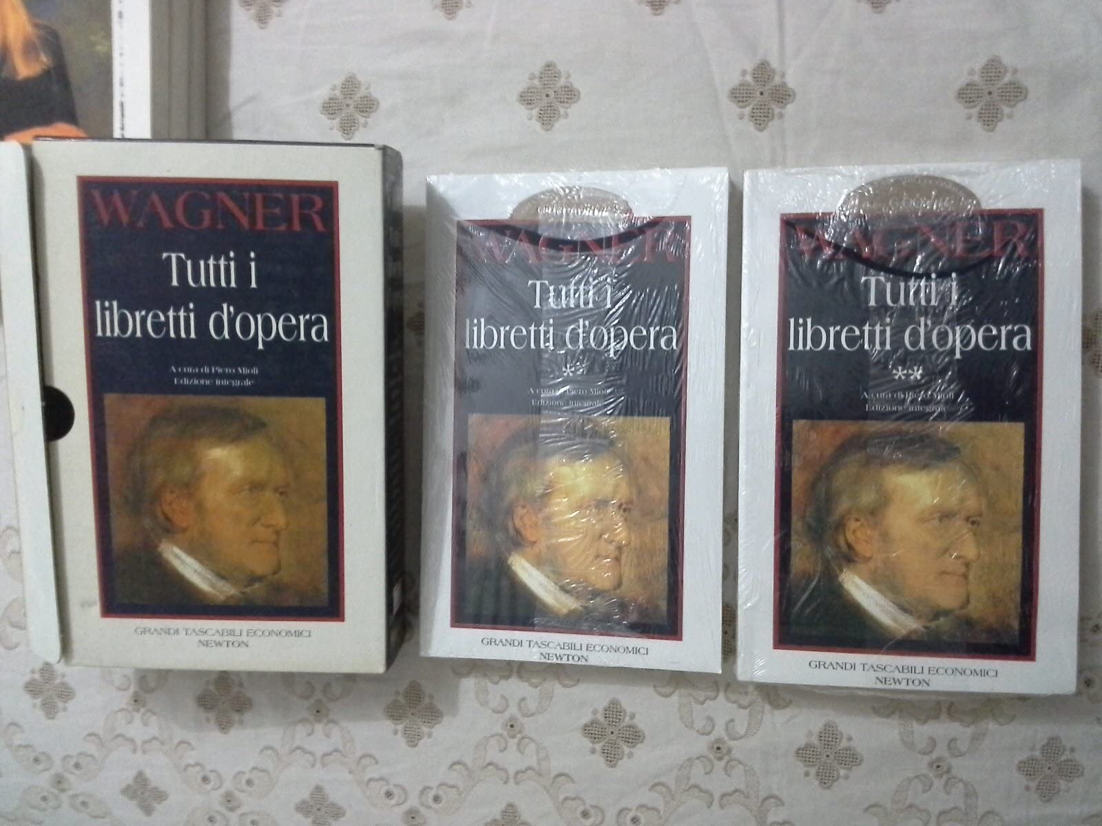 Tutti i libretti d'opera. due volumi in cofanetto. book