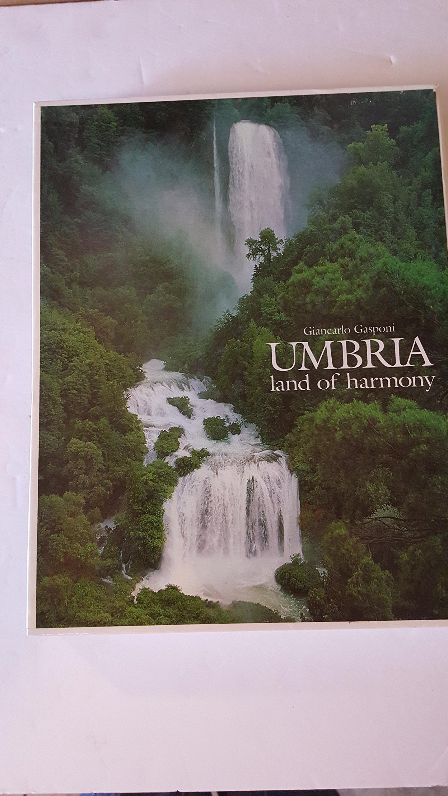 Umbria - Land of Harmony Books
