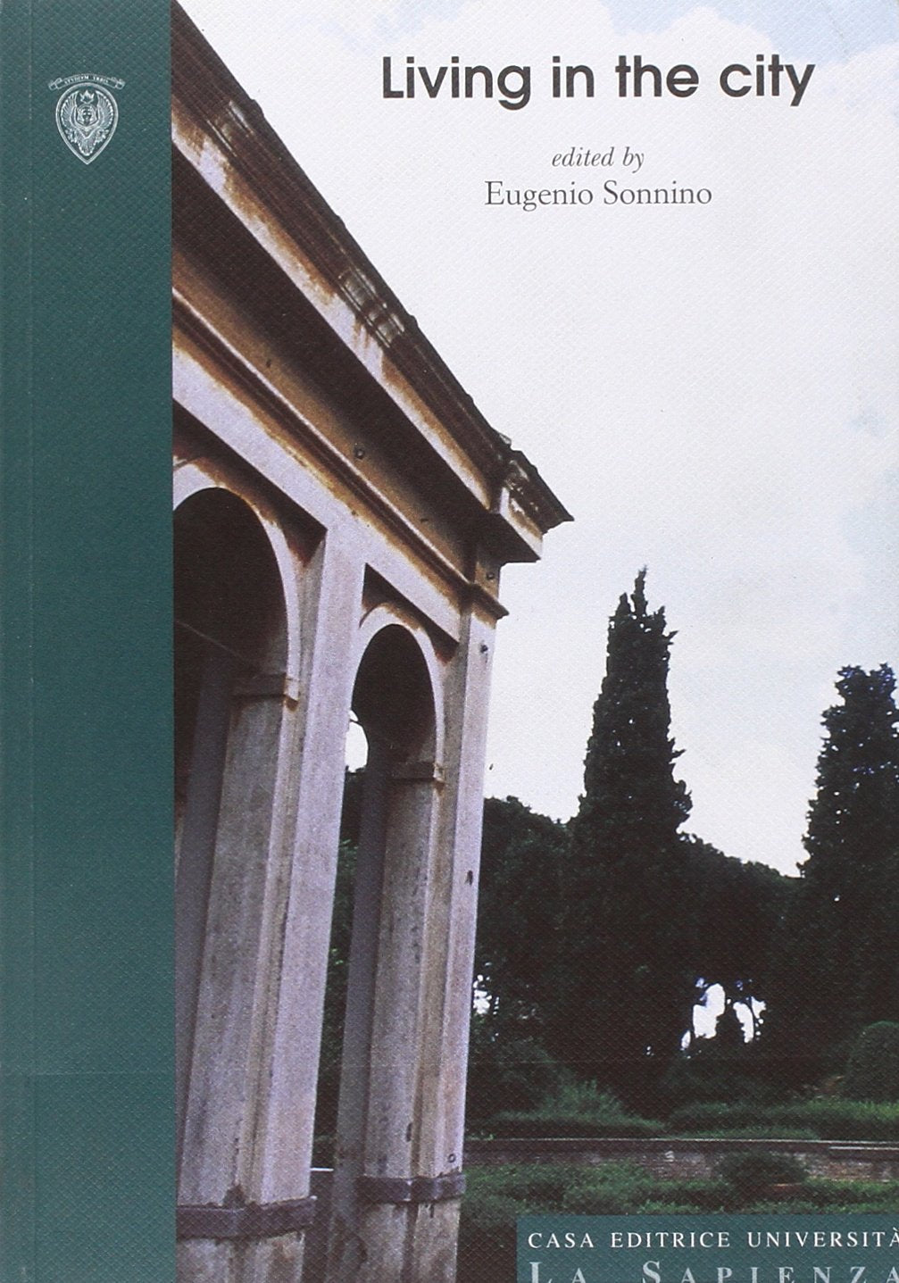 Living in the city. Ediz. inglese e francese book