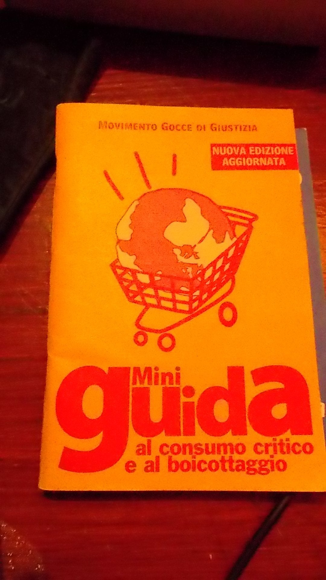 Miniguida al consumo critico e al boicottaggio book