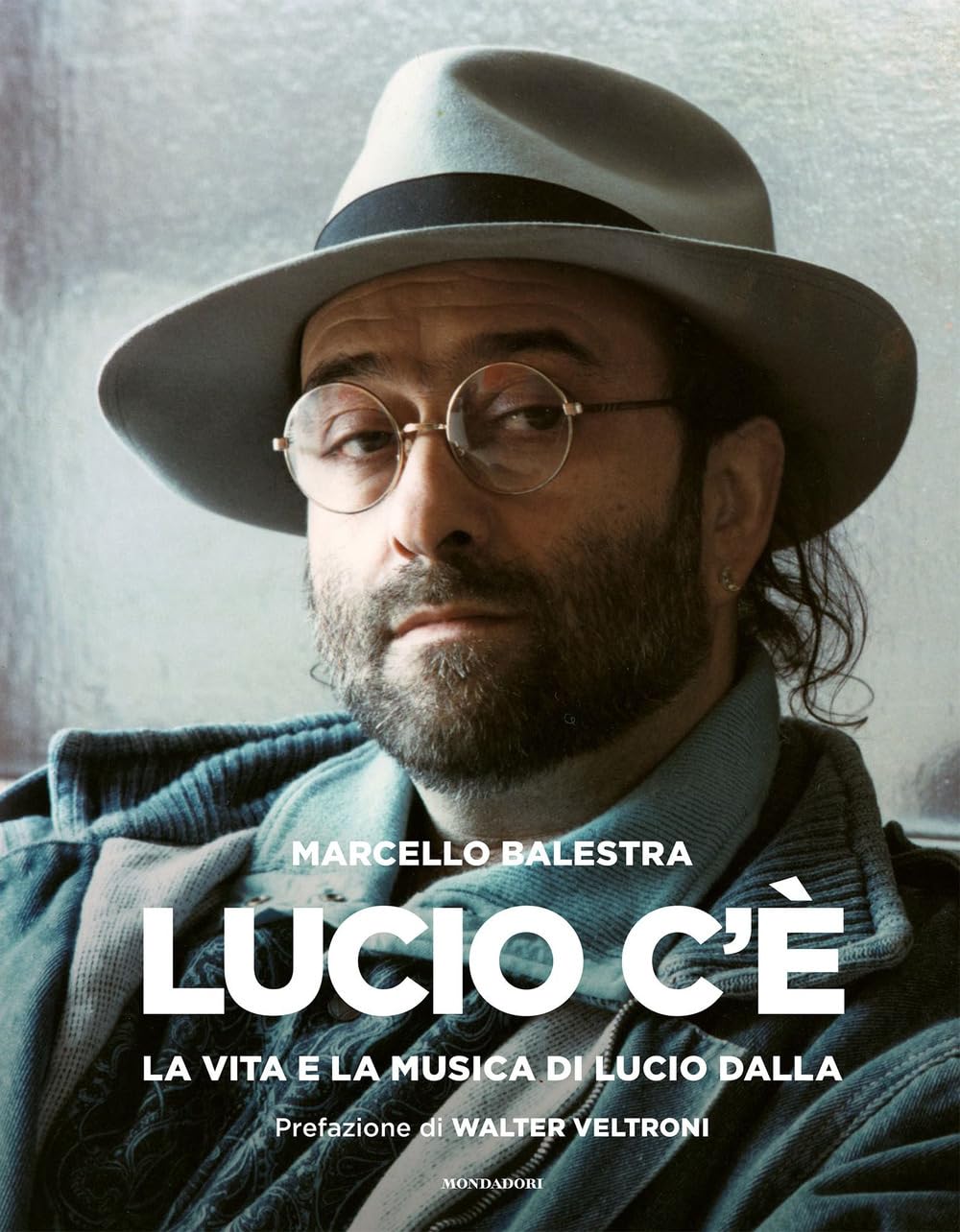 Lucio c'è. La vita e la musica di Lucio Dalla. Ediz. illustrata book