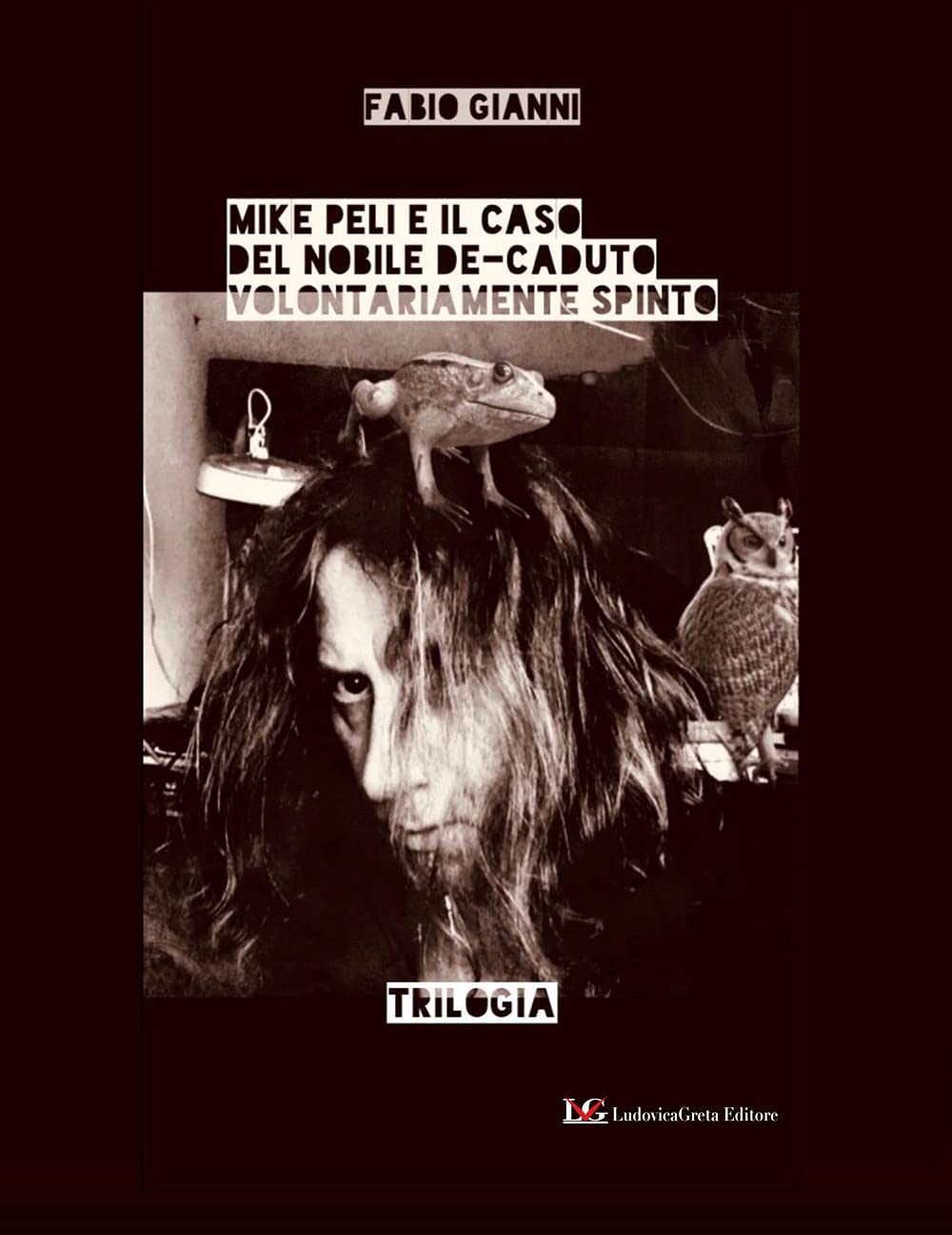 Mike Peli e il caso del nobile de-caduto volontariamente spinto Contemporary literature