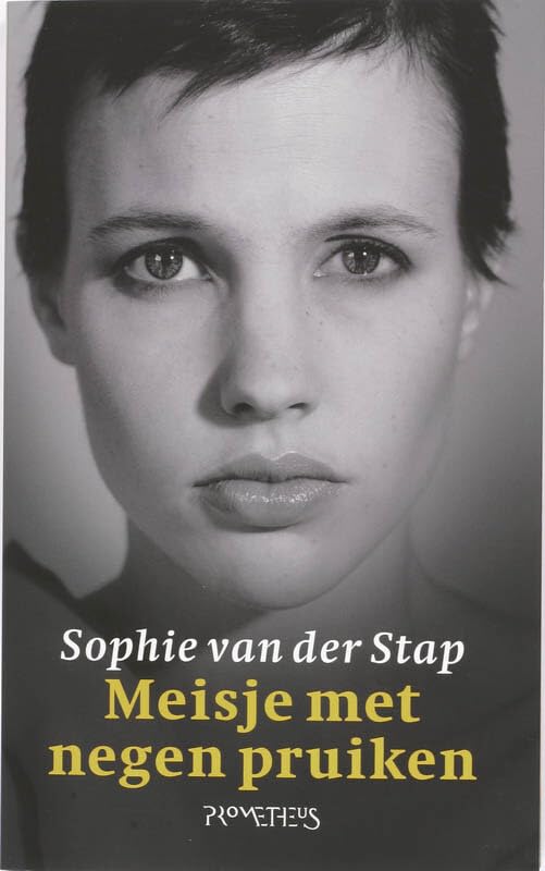 Meisje met negen pruiken: autobiografische roman Contemporary literature