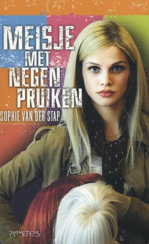 Meisje met negen pruiken book