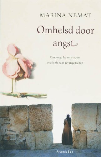 Omhelsd door angst: een jonge vrouw overleeft haar gevangenschap book